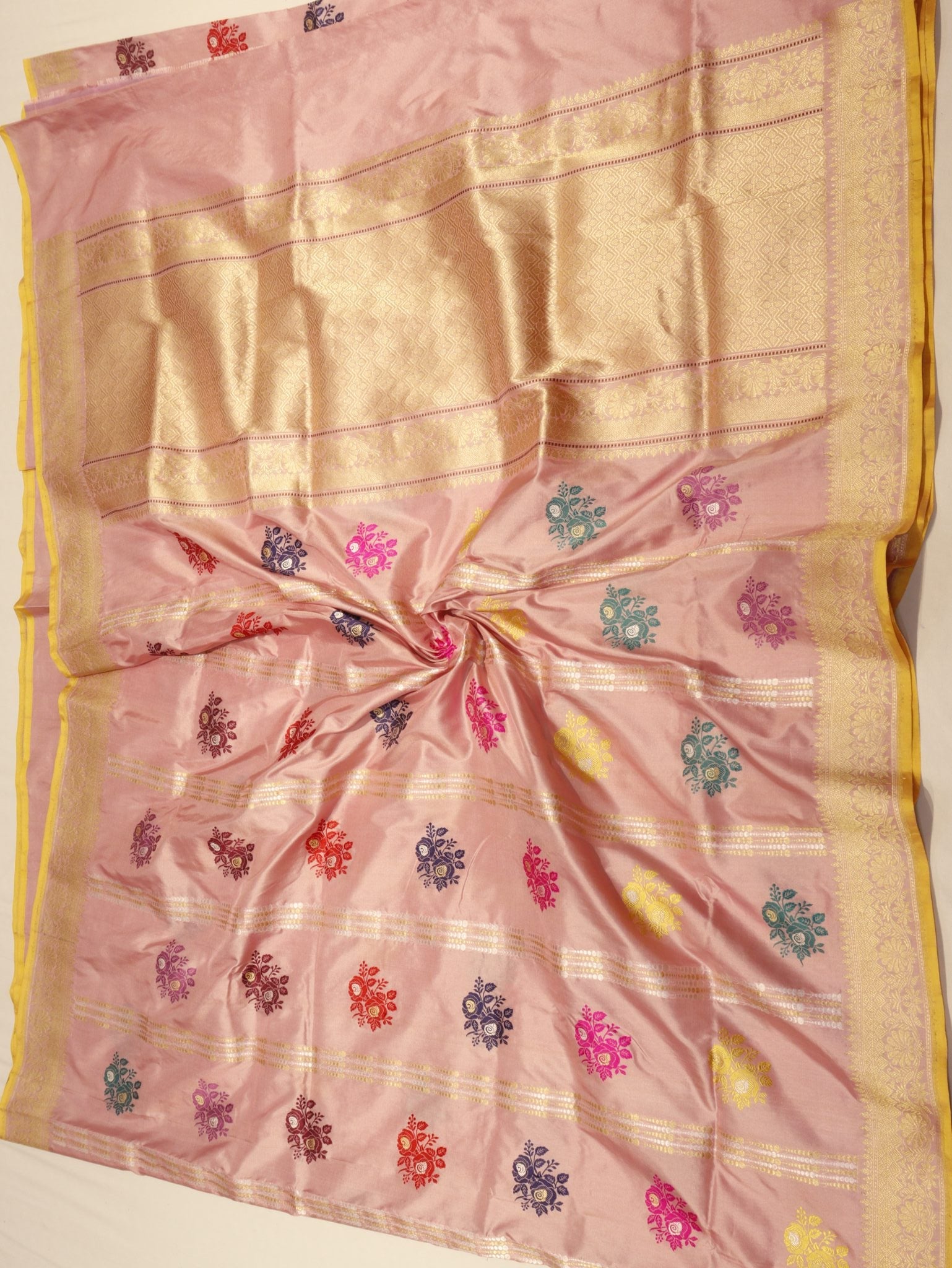 Soft Pink Katan Silk Banarasi saree border closeup