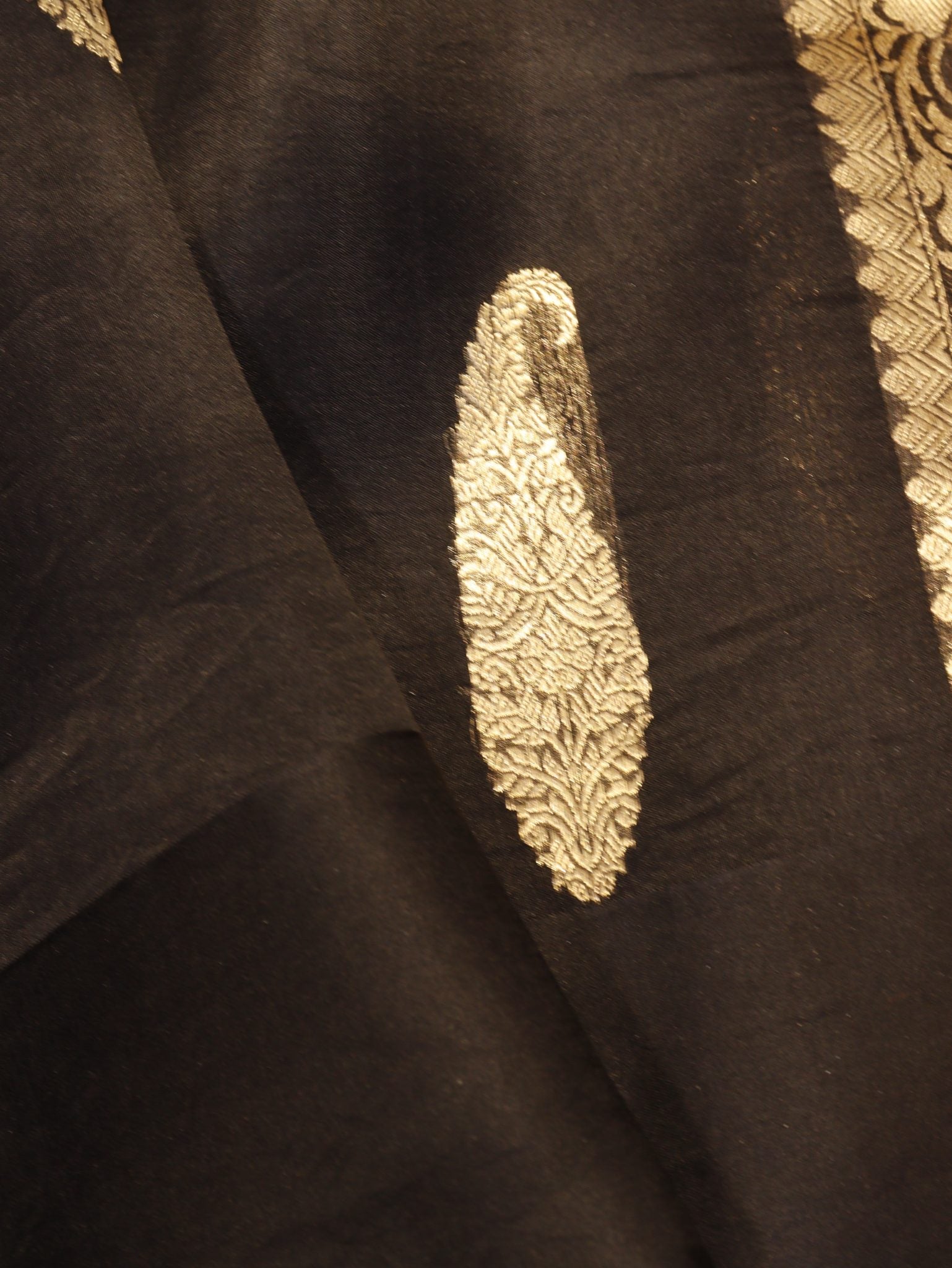 Black Kora Silk Banarasi saree full spread