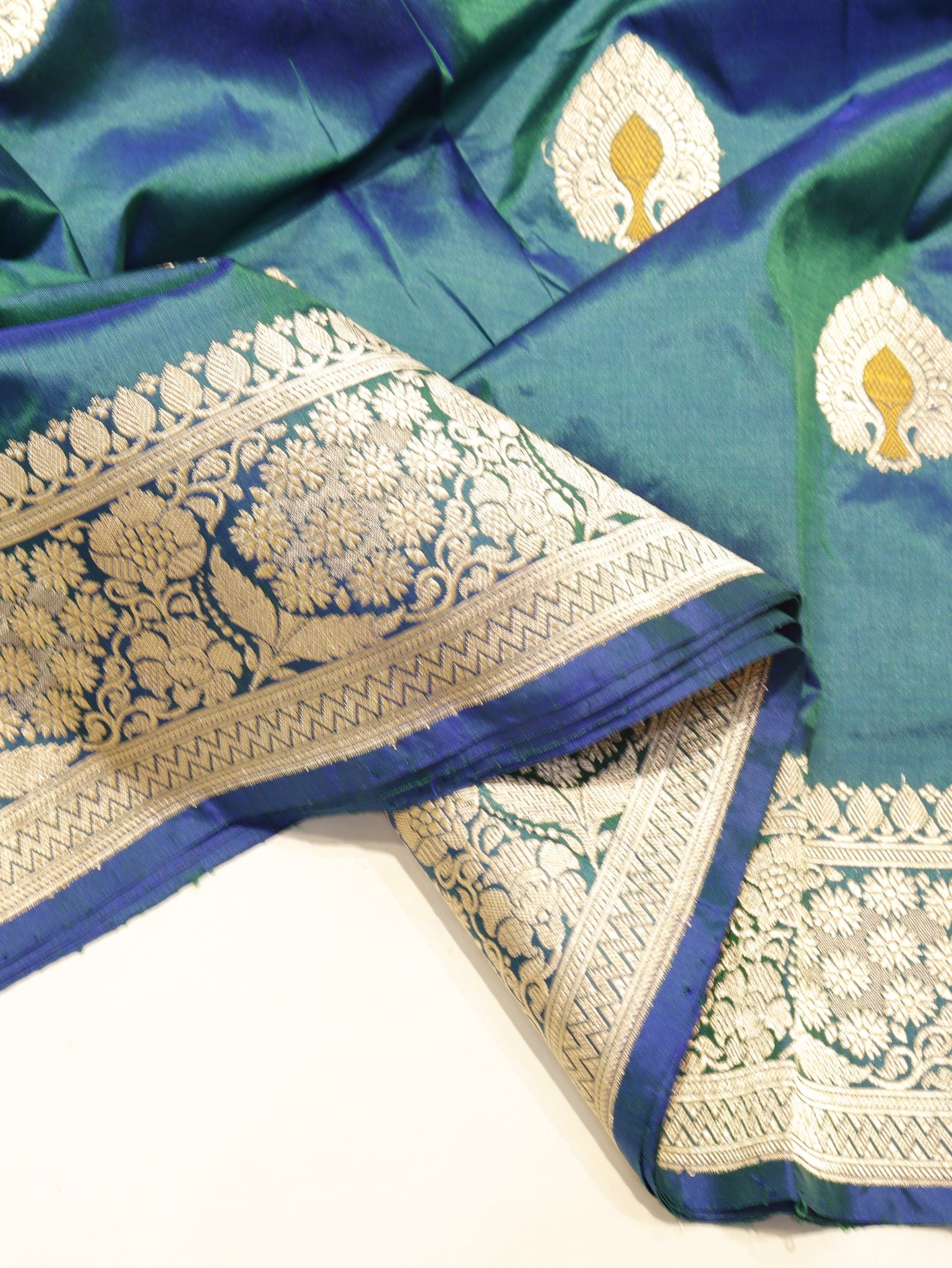 Peacock Blue Dual Shade Katan Silk Banarasi saree texture detail