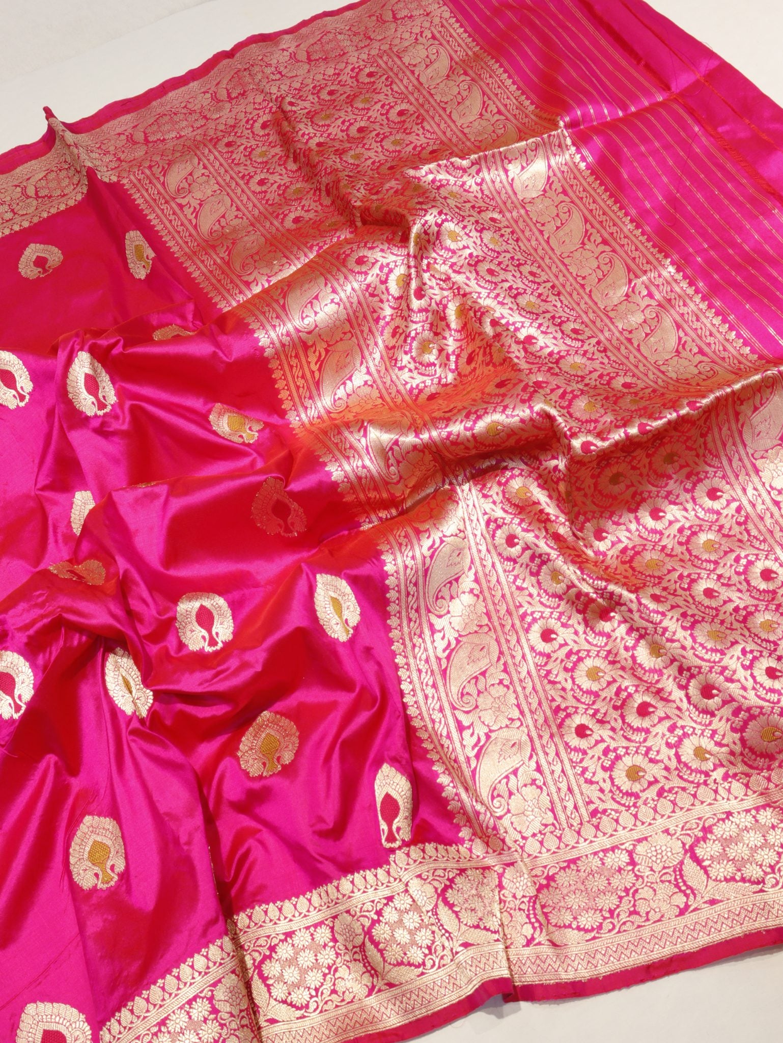 Rani Pink Katan Silk Banarasi saree border closeup
