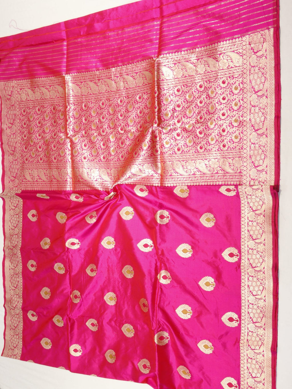 Rani Pink Katan Silk Banarasi saree pallu detail