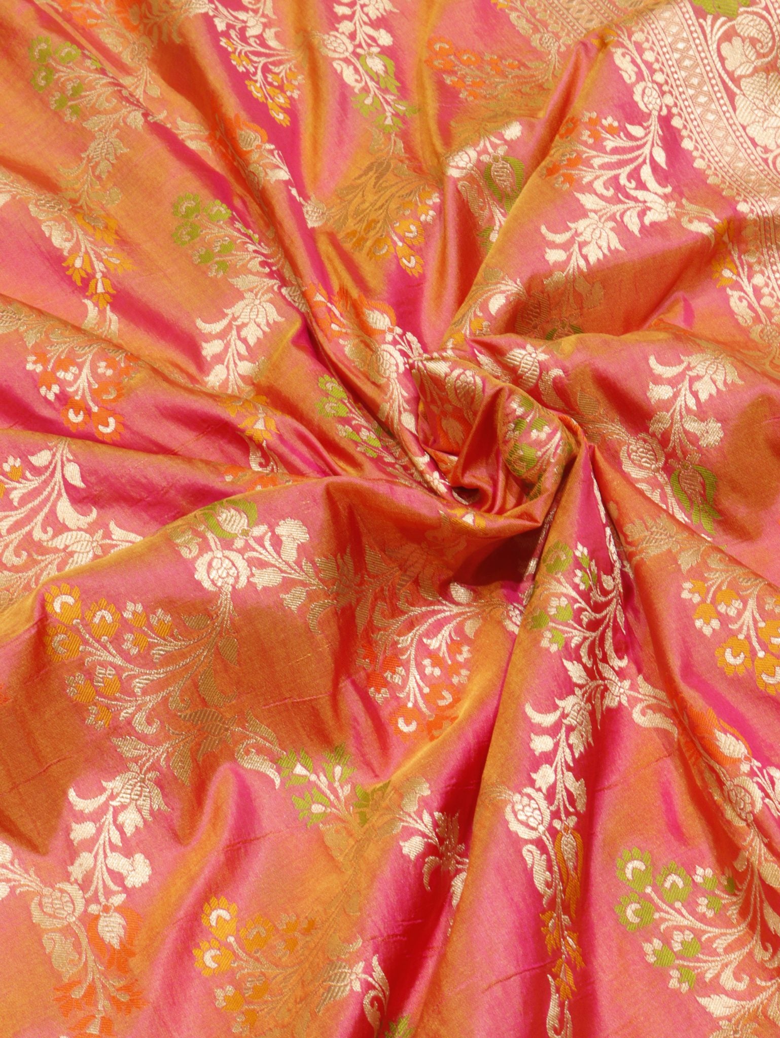 Pink Katan Silk Banarasi dupatta border closeup
