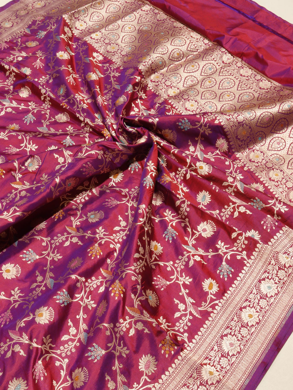 Rich Magenta Katan Silk Banarasi dupatta full spread