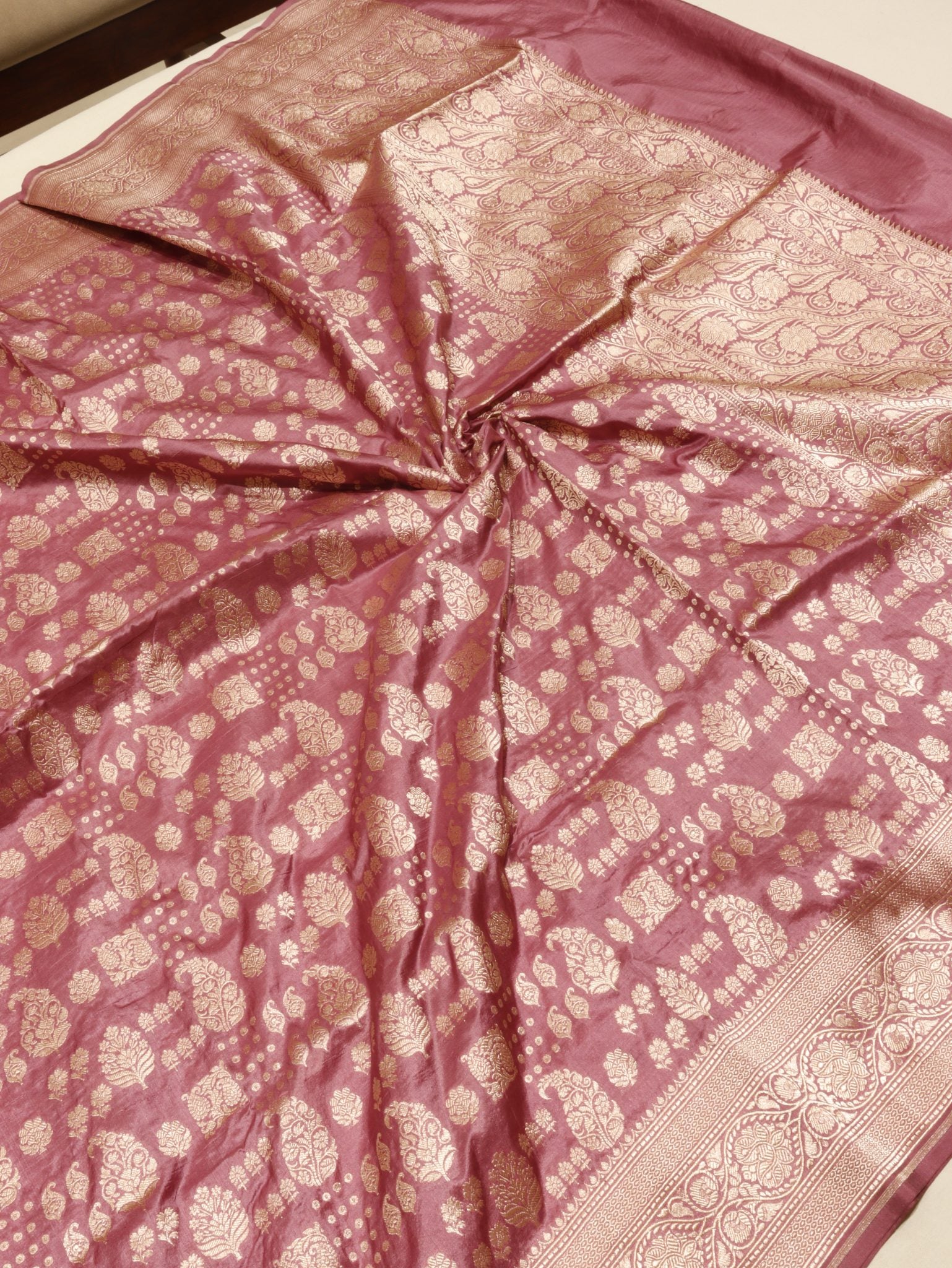 Onion Pink Katan Silk Banarasi dupatta full spread