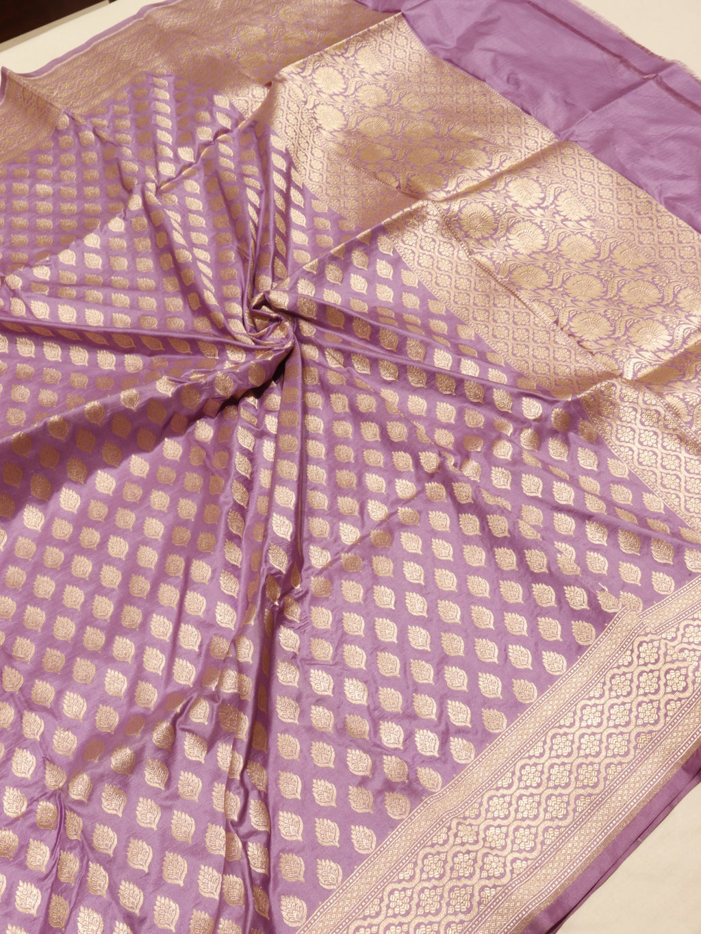 Lilac Katan Silk Banarasi dupatta full spread