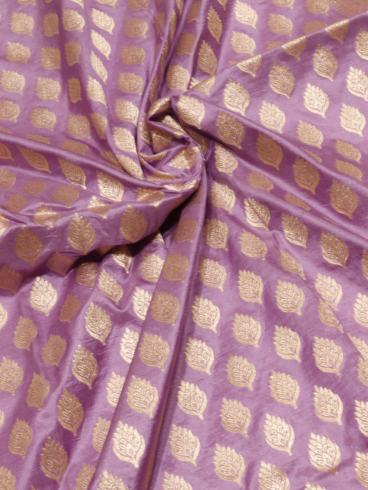 Lilac Katan Silk Banarasi dupatta border closeup