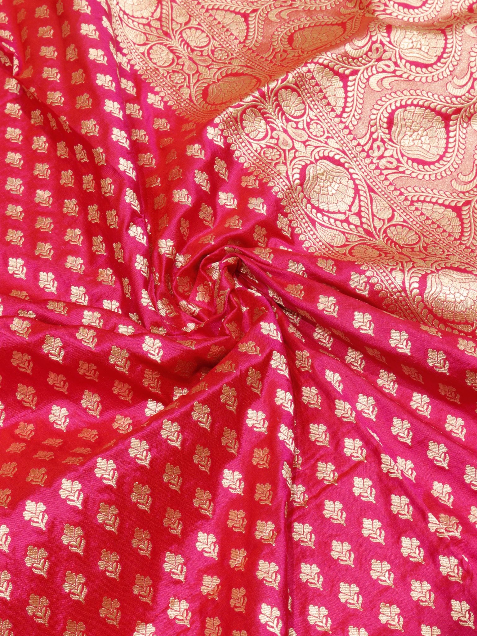 Pink Katan Silk Banarasi dupatta border closeup