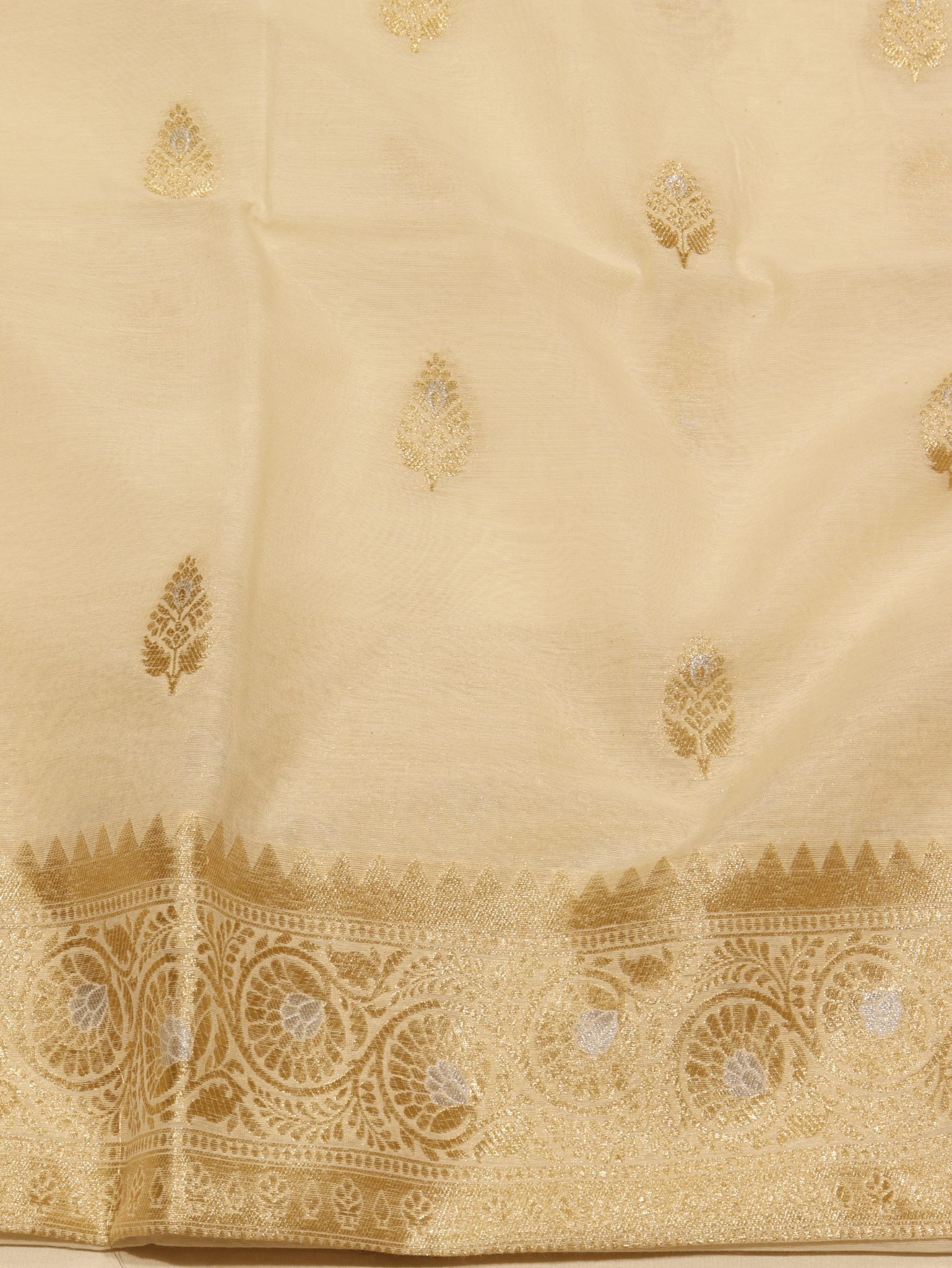 White Cotton Banarasi suit sleeve detail
