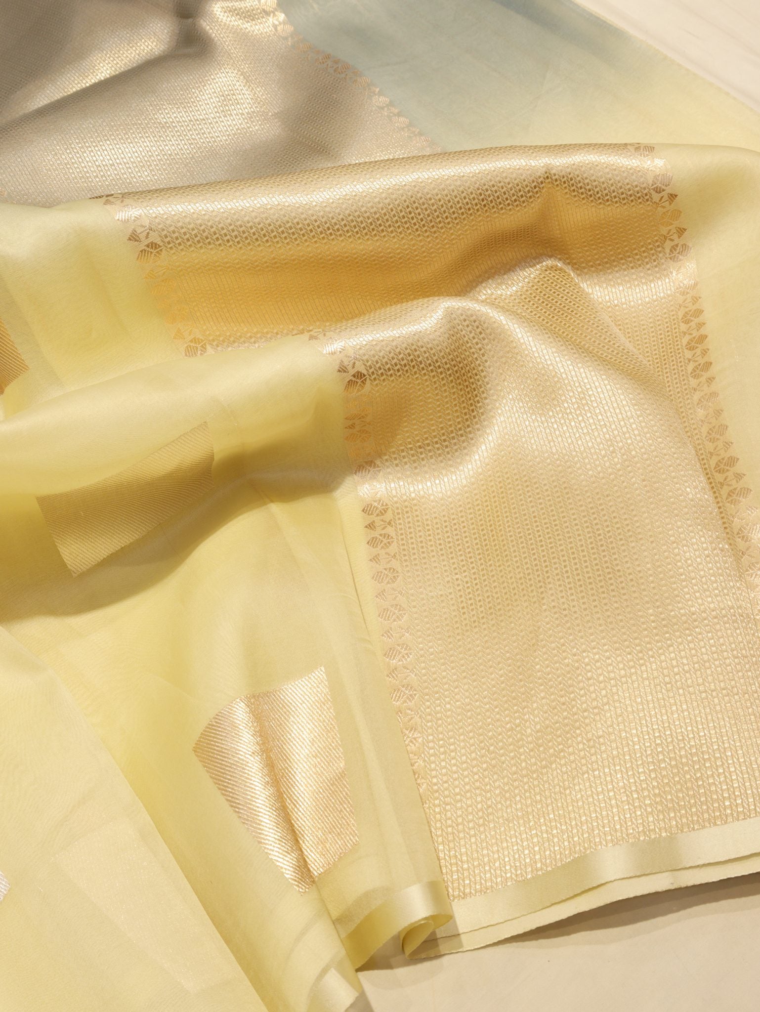 Ombre - Ice grey, Butter Yellow Kora Silk Banarasi saree pallu detail