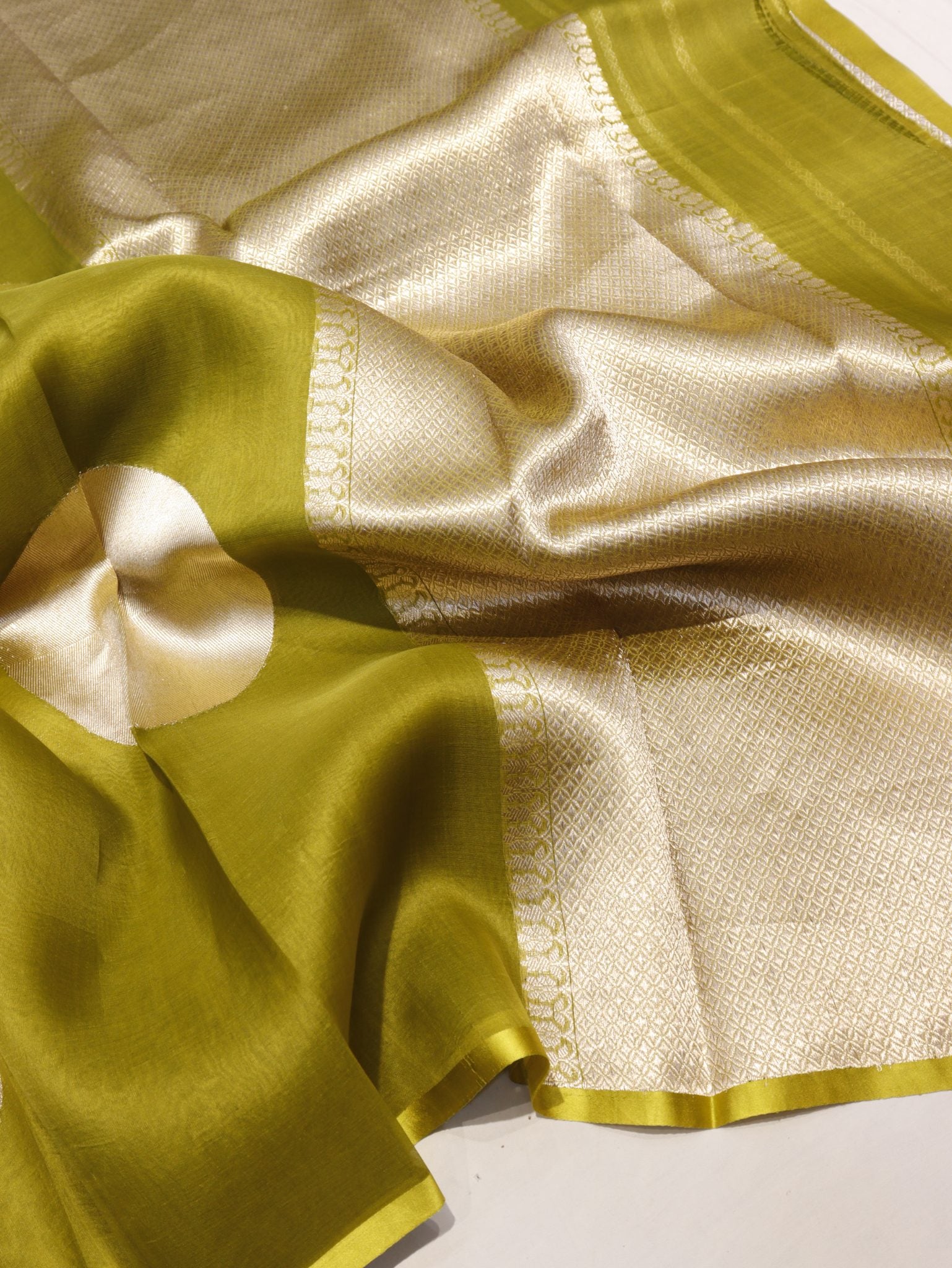 Mehendi Green Kora Silk Banarasi saree pallu detail