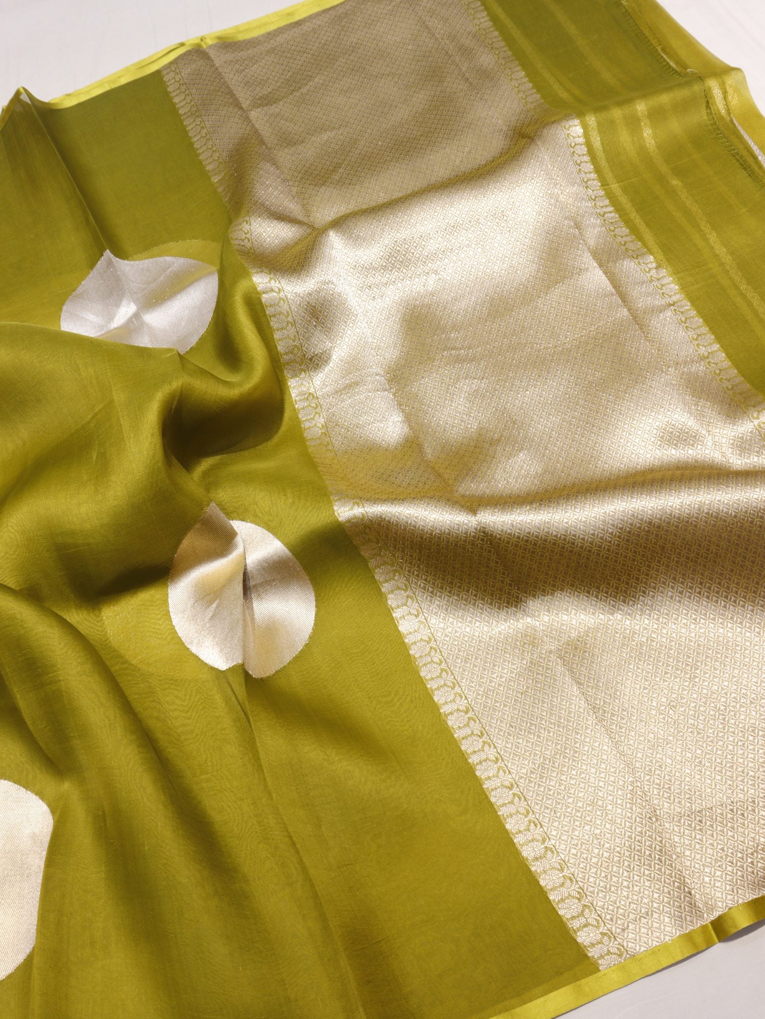 Mehendi Green Kora Silk Banarasi saree border closeup