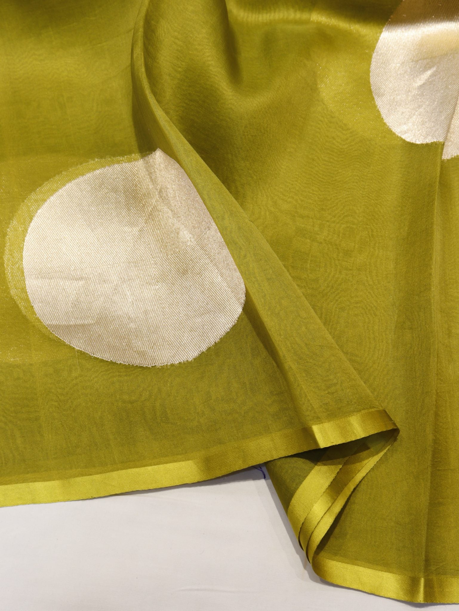 Mehendi Green Kora Silk Banarasi saree full spread