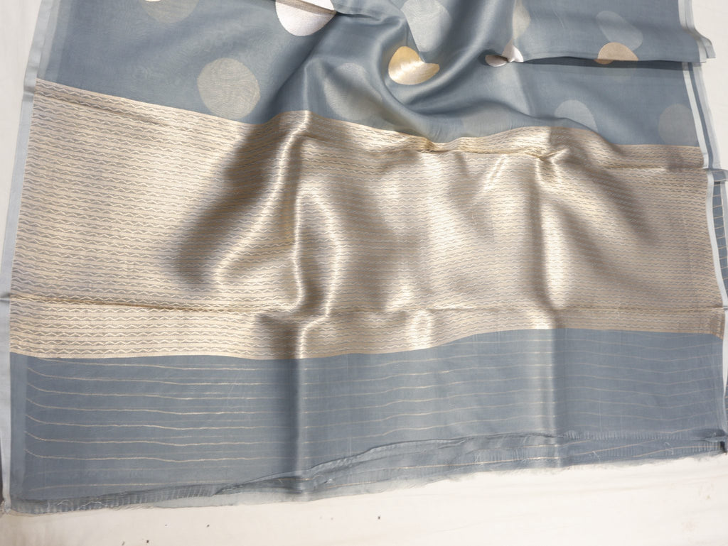 Greyish Silver Kora Silk Banarasi saree texture detail
