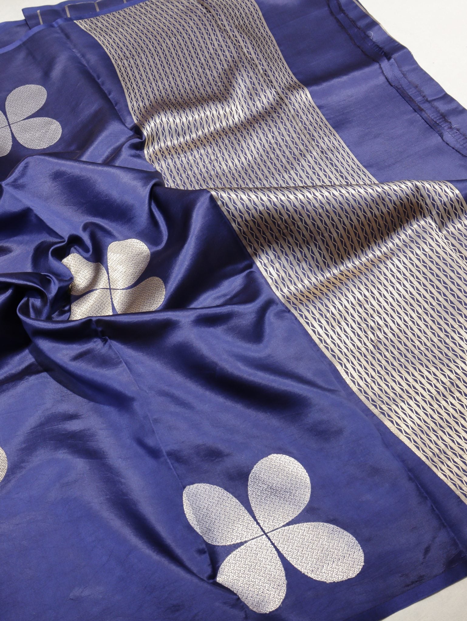 Navy Blue Soft Katan Banarasi saree pallu detail