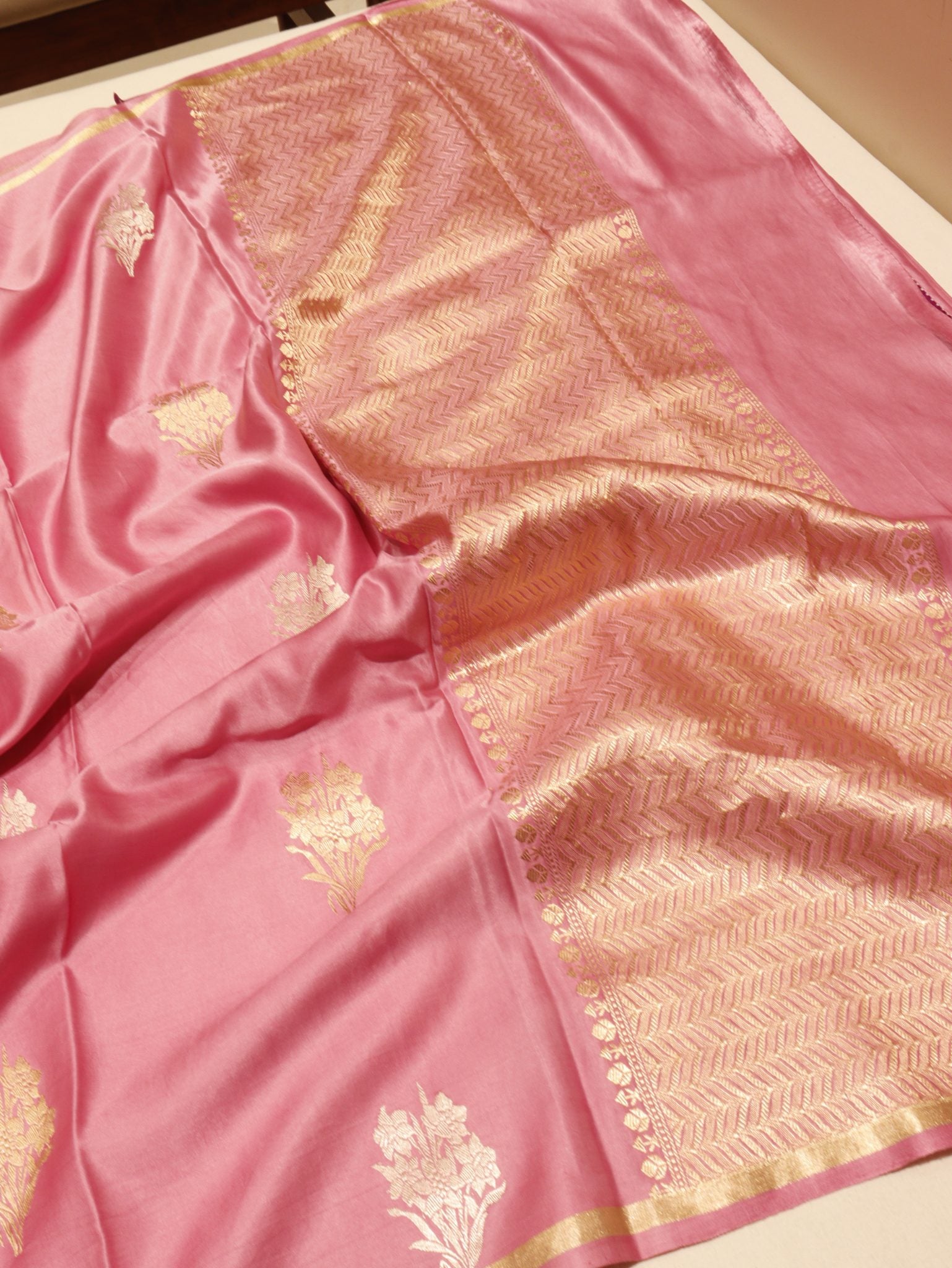 Pink Mashru Silk Banarasi saree border closeup