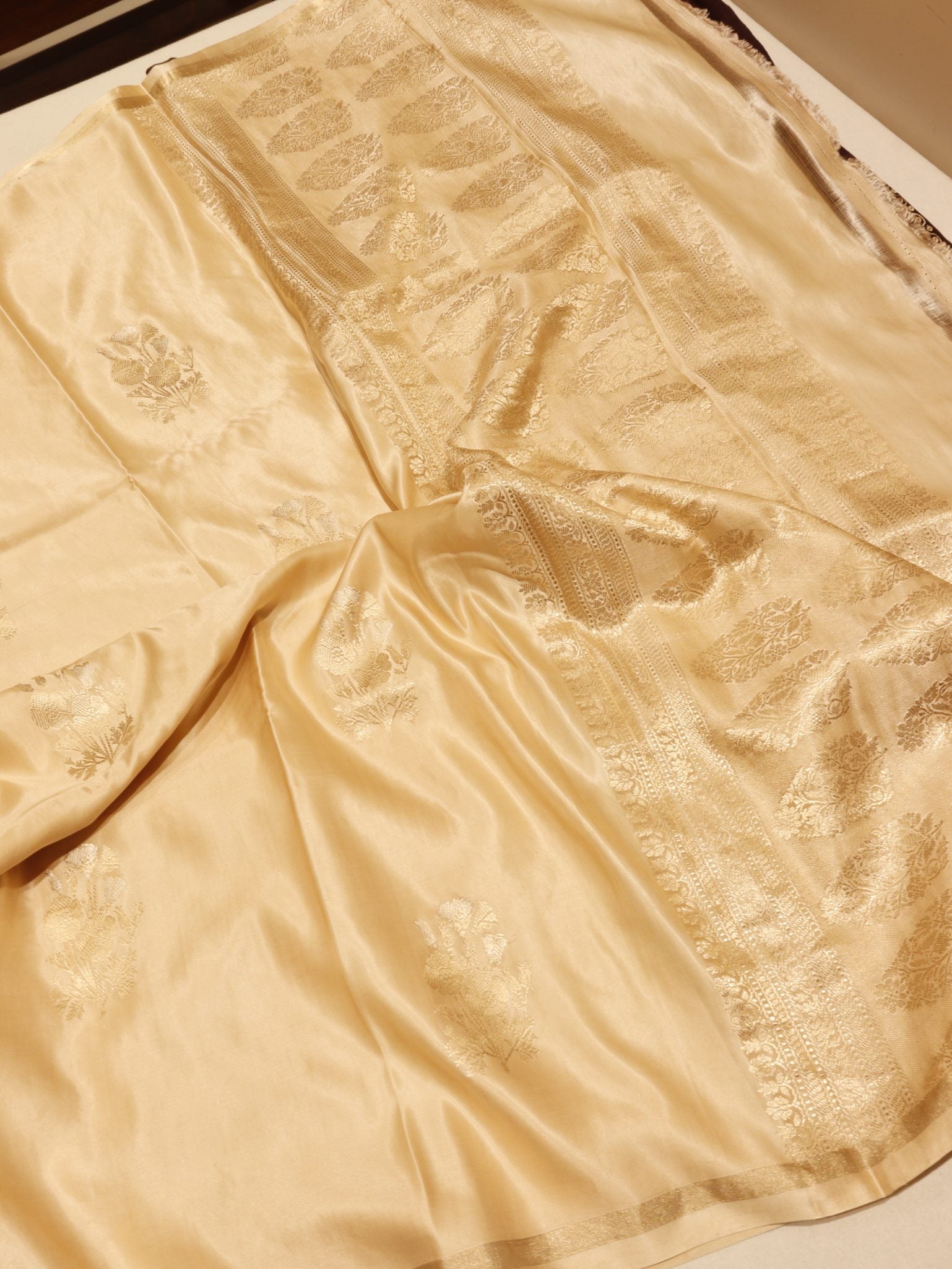 Champagne Gold Mashru Banarasi saree pallu detail