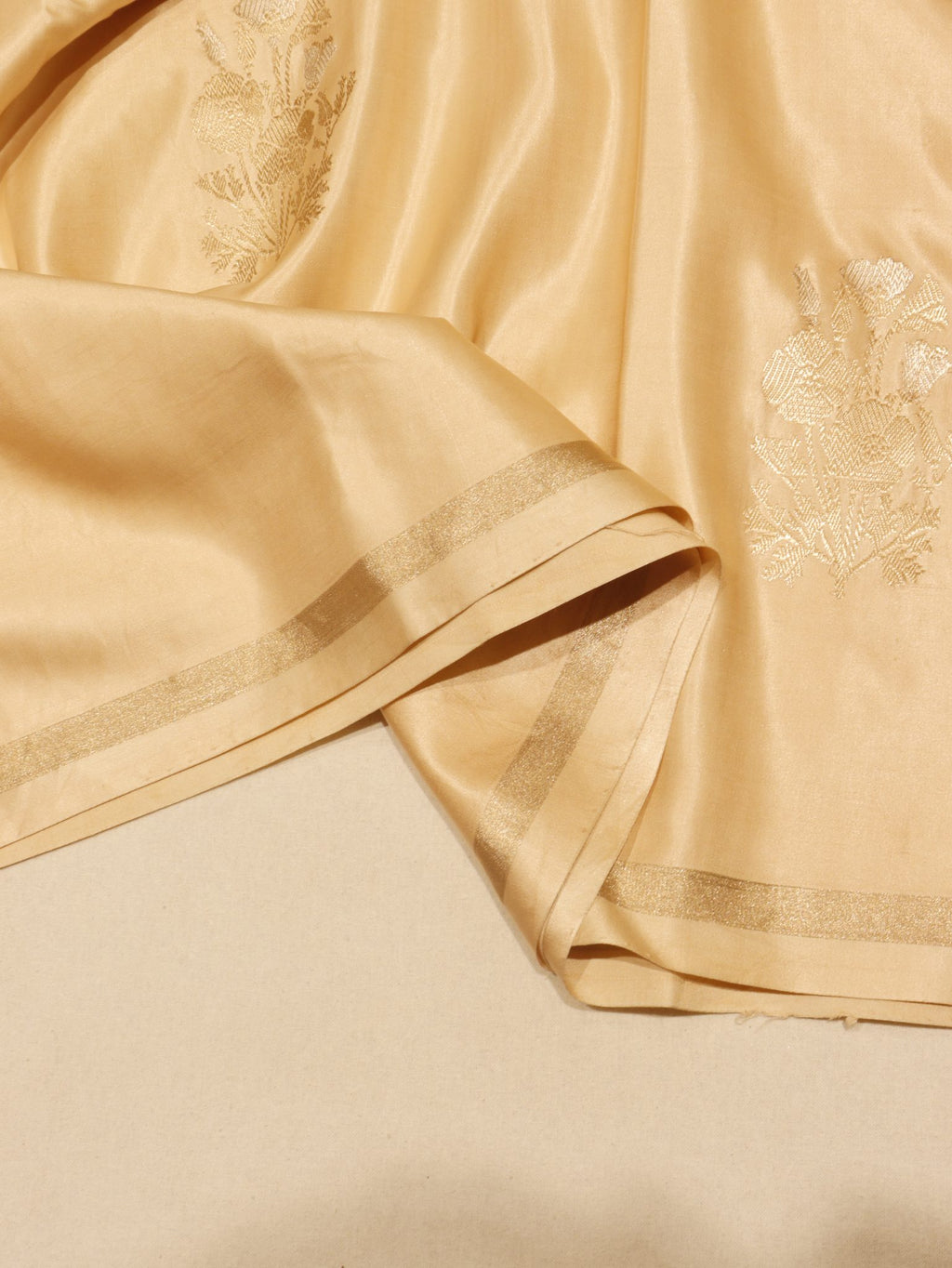 Champagne Gold Mashru Banarasi saree full spread