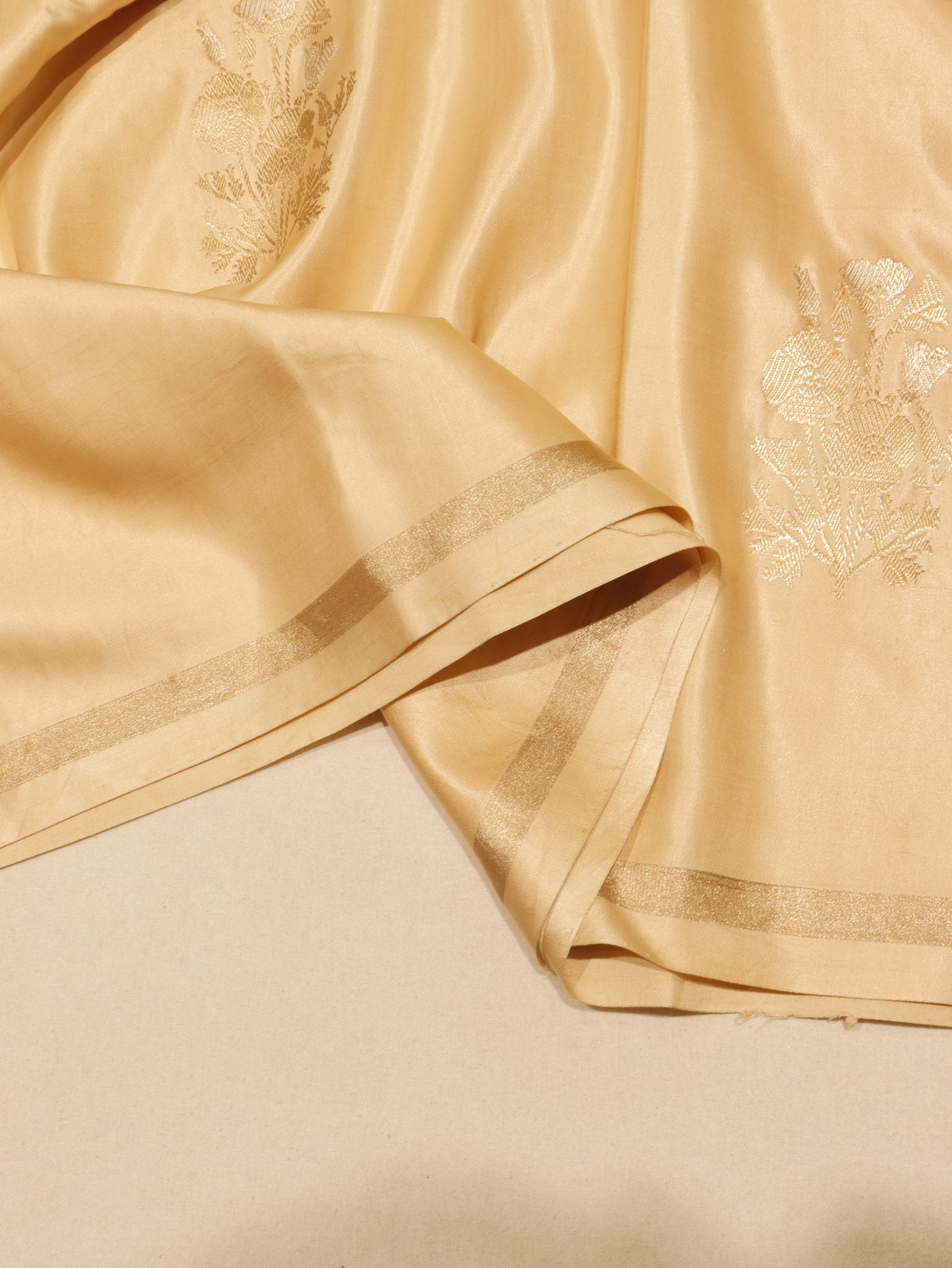 Champagne Gold Mashru Banarasi saree full spread