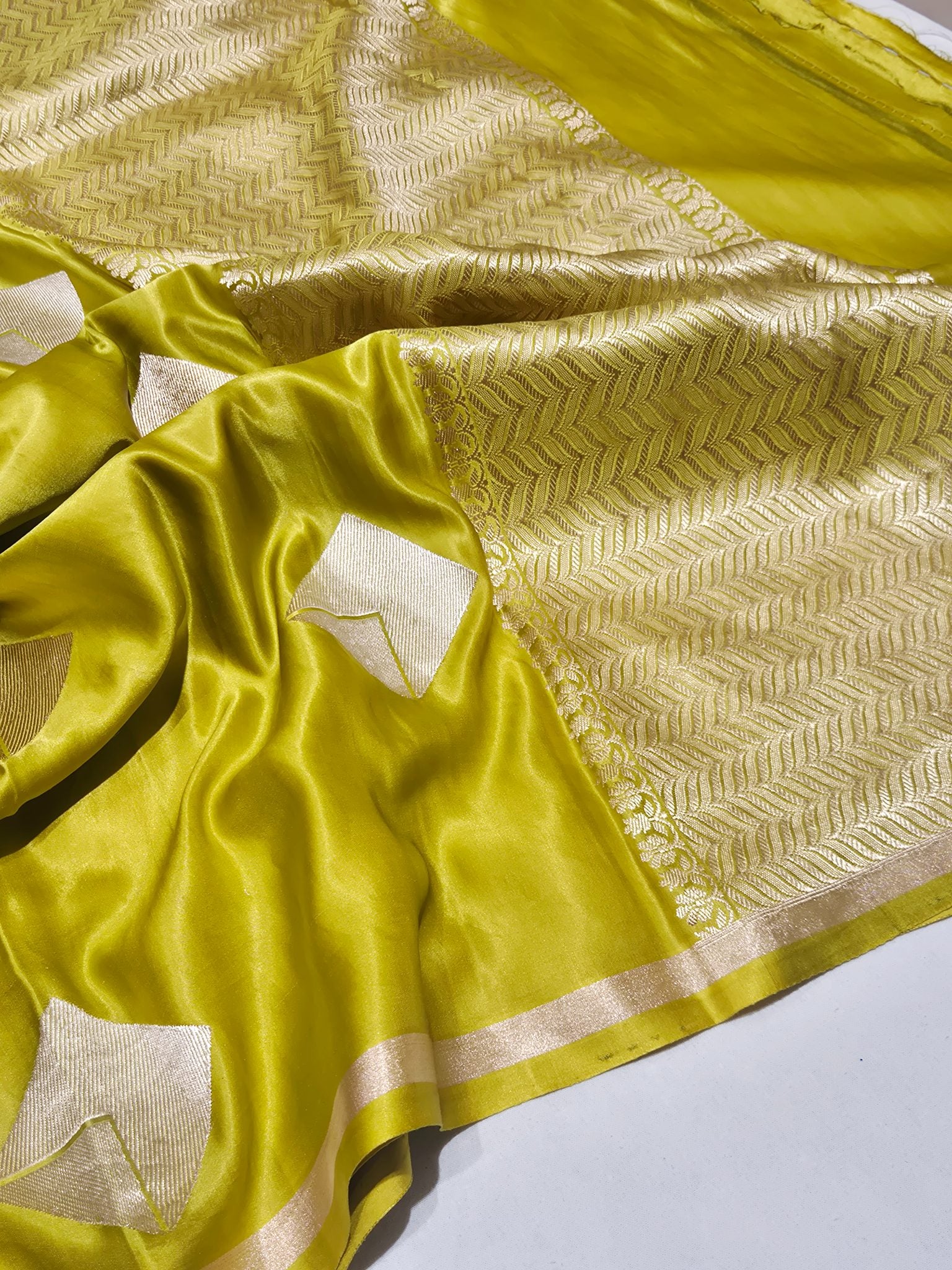 Mehendi Green Mashru Silk Banarasi saree front drape view