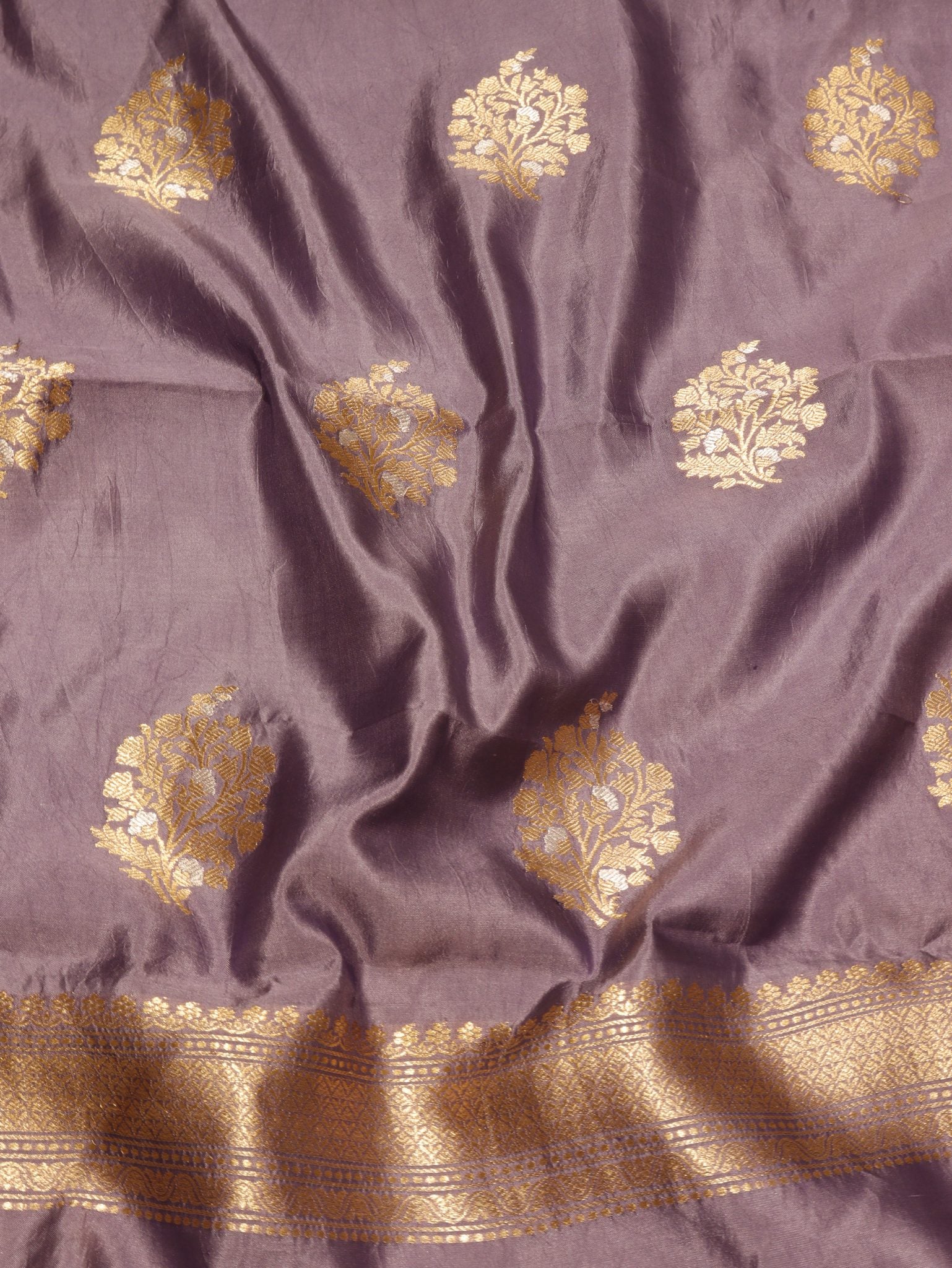 Lavender Soft Katan Banarasi suit sleeve detail