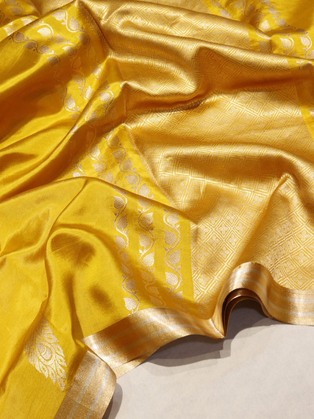 Mustard Yellow Soft Katan Banarasi saree pallu detail