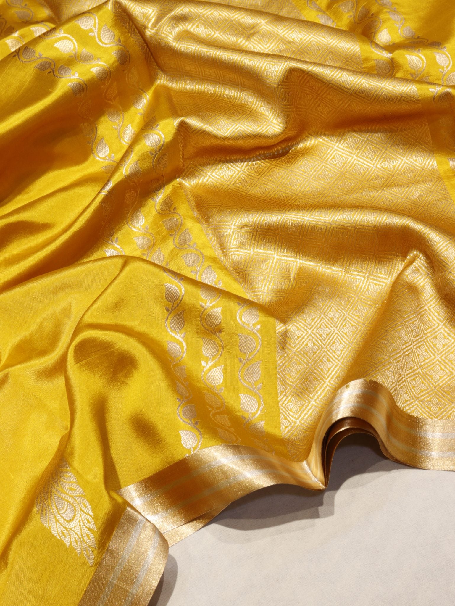 Mustard Yellow Soft Katan Banarasi saree pallu detail