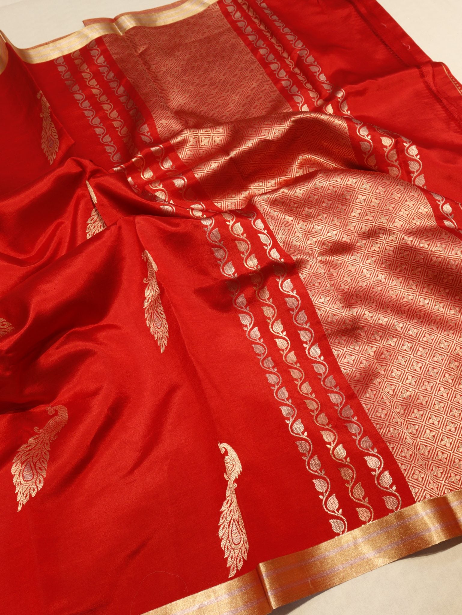 Red Soft Katan Banarasi saree pallu detail