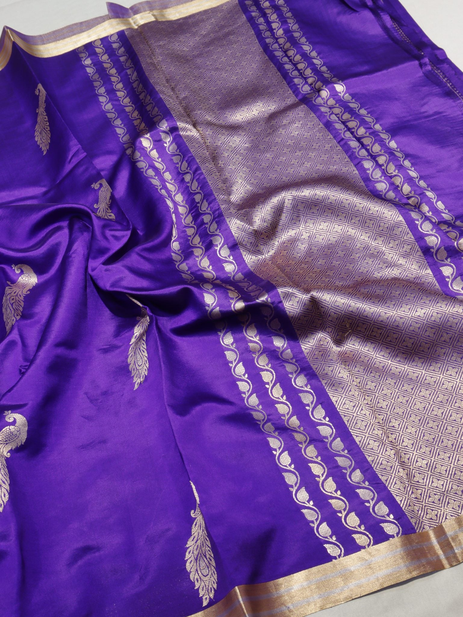 Purple Soft Katan Banarasi saree pallu detail
