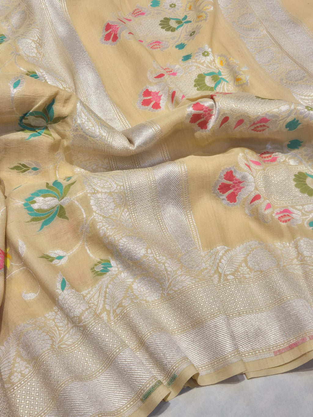Butter Yellow (Mannan-2M) Tussar Silk Banarasi saree zari work detail