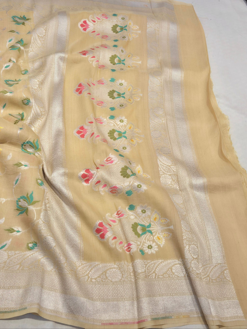 Butter Yellow (Mannan-2M) Tussar Silk Banarasi saree pallu detail