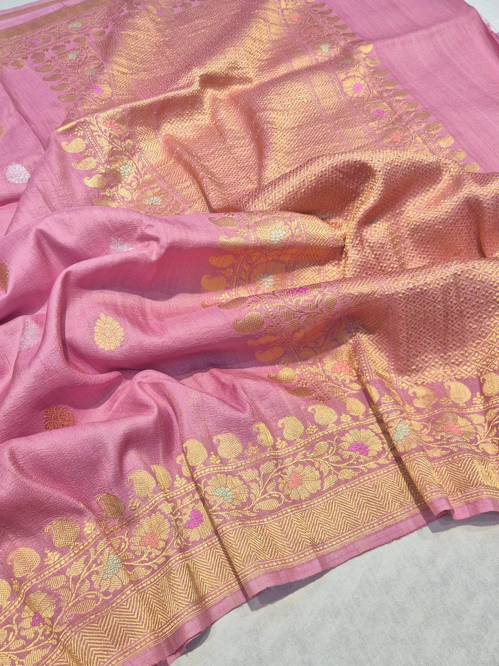 Onion Pink (Mannan-1082M) Tussar Silk Banarasi saree pallu detail