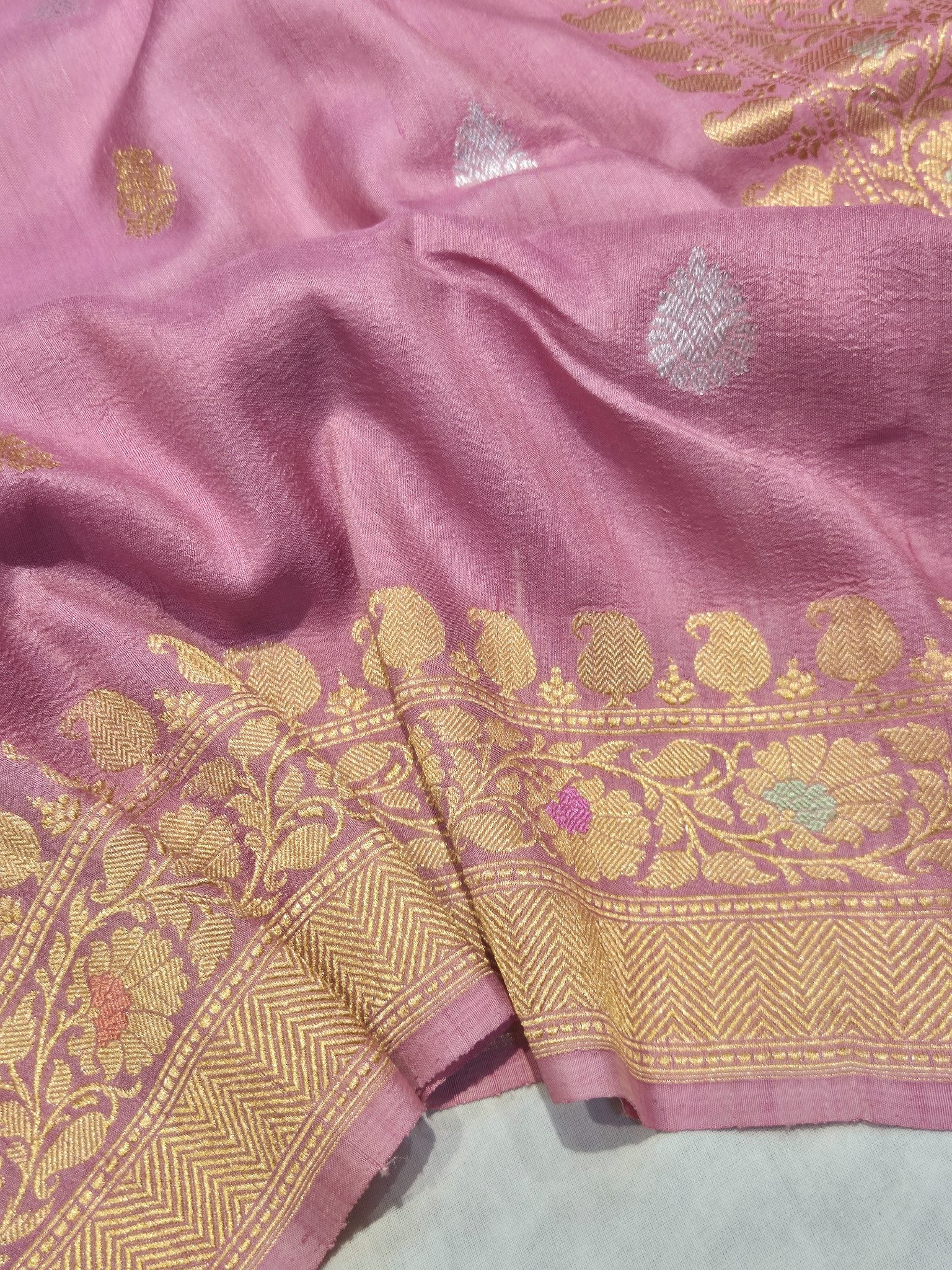 Onion Pink (Mannan-1082M) Tussar Silk Banarasi saree texture detail