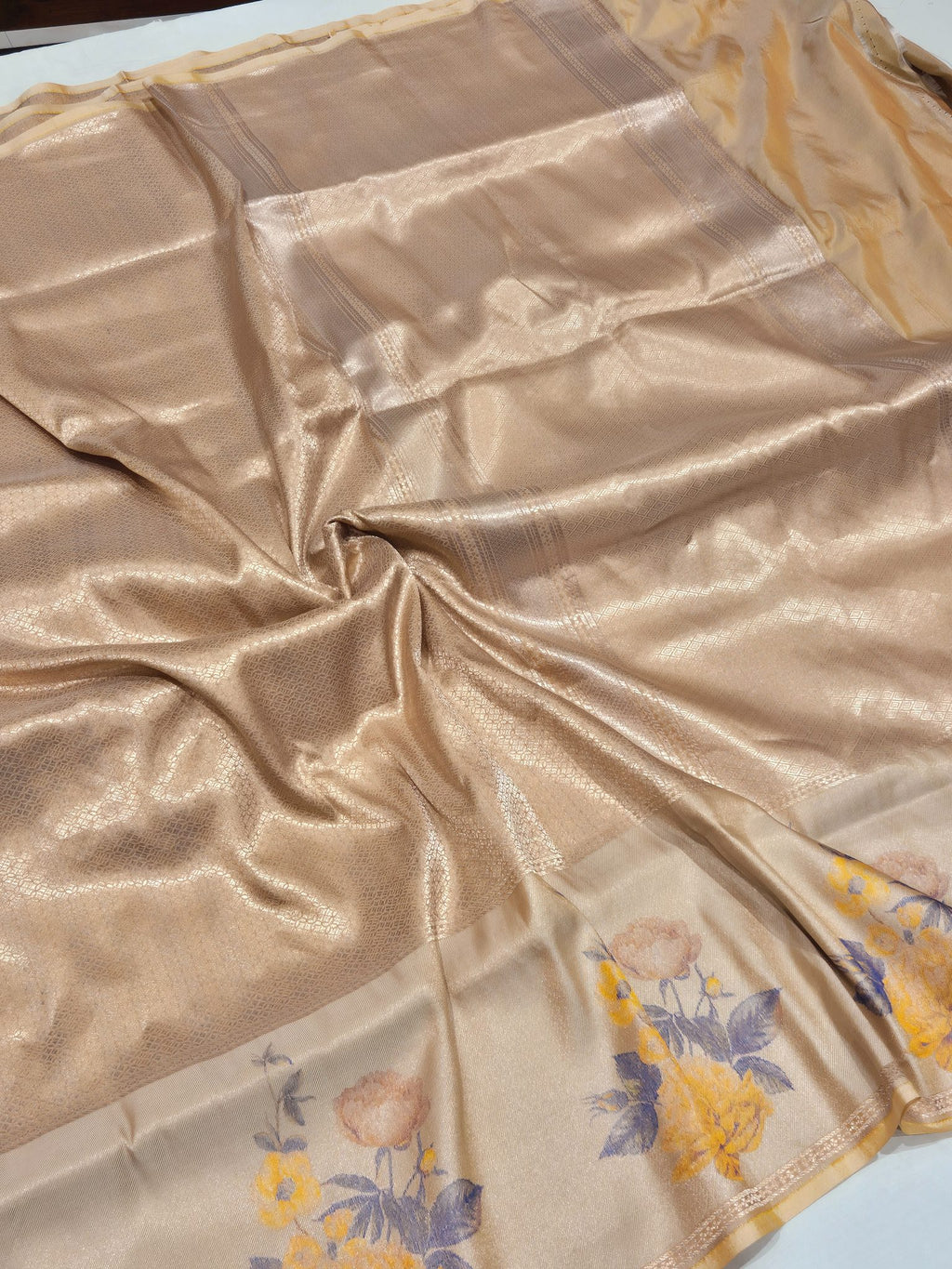 Apricot Mulberry Silk Banarasi saree border closeup