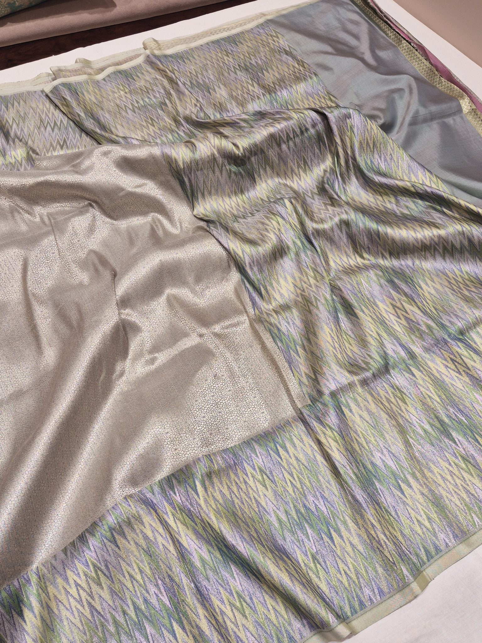 Sea Foam Mulberry Silk Banarasi saree pallu detail