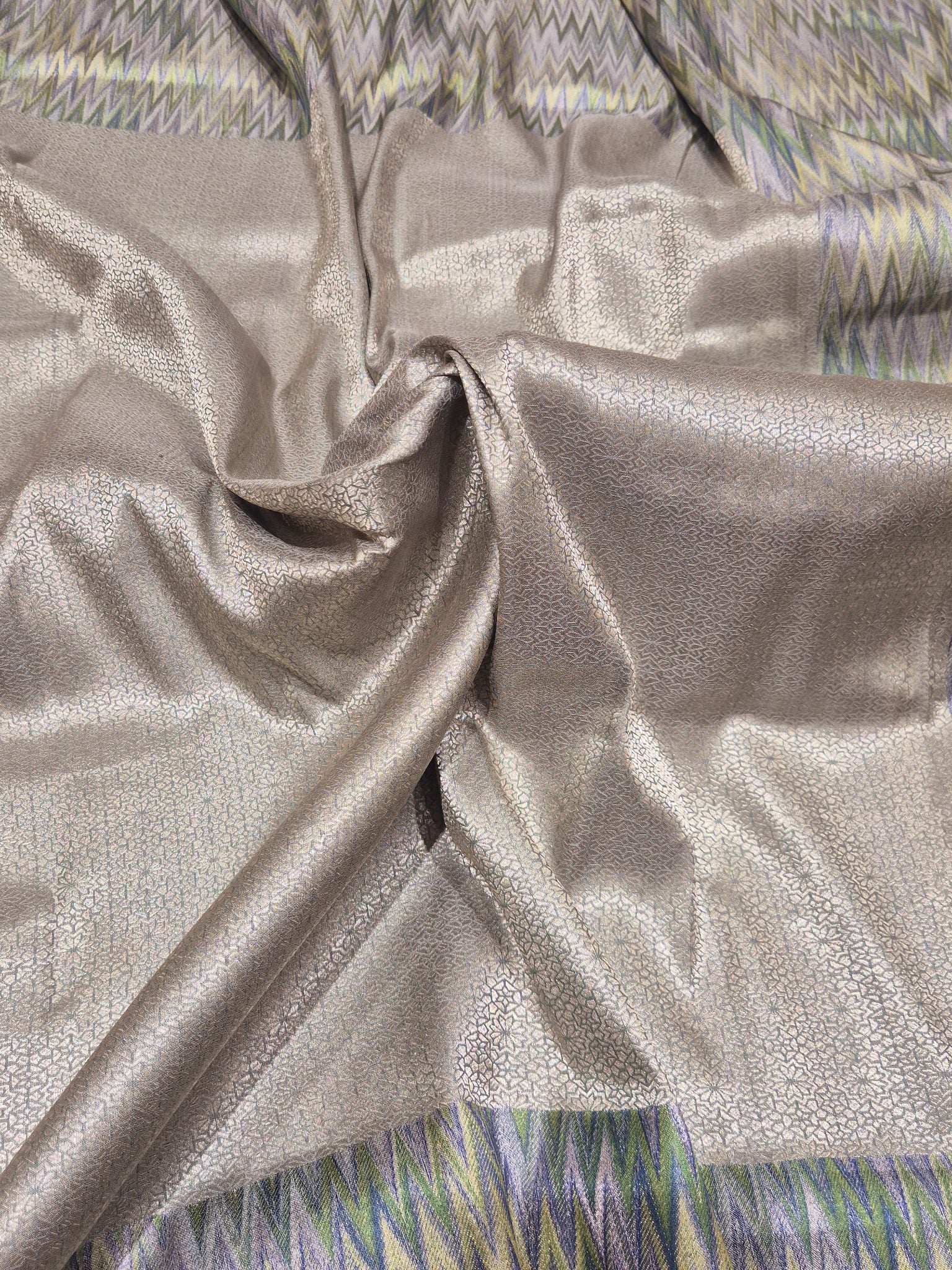 Sea Foam Mulberry Silk Banarasi saree border closeup