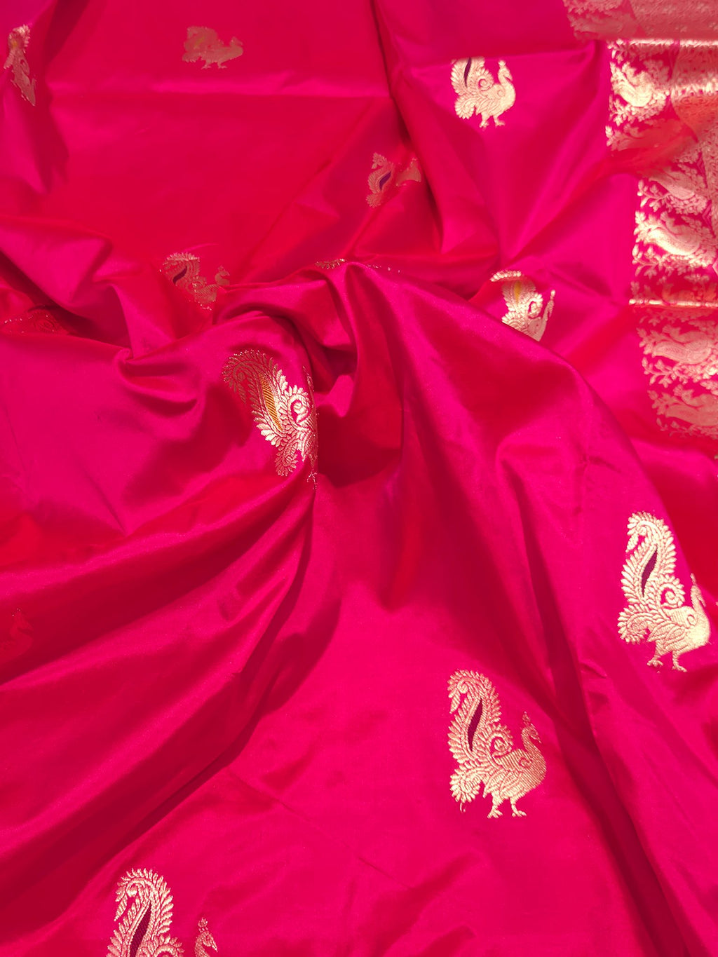 Rani Pink Katan Silk Banarasi saree border closeup