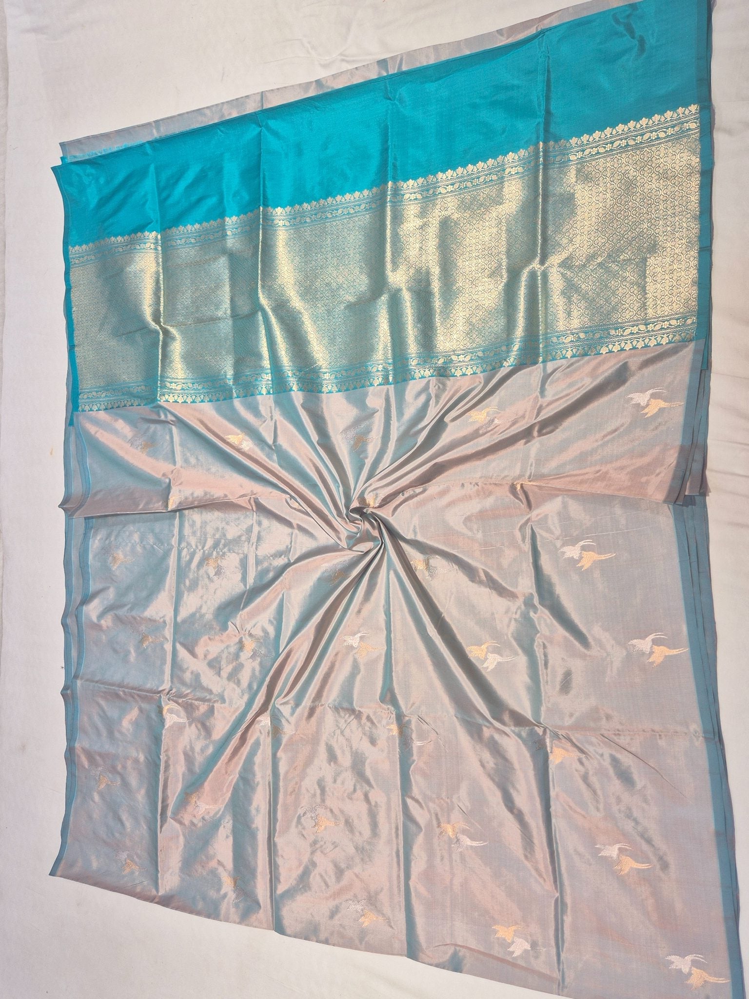 Dual Shade Katan Silk Banarasi saree zari work detail