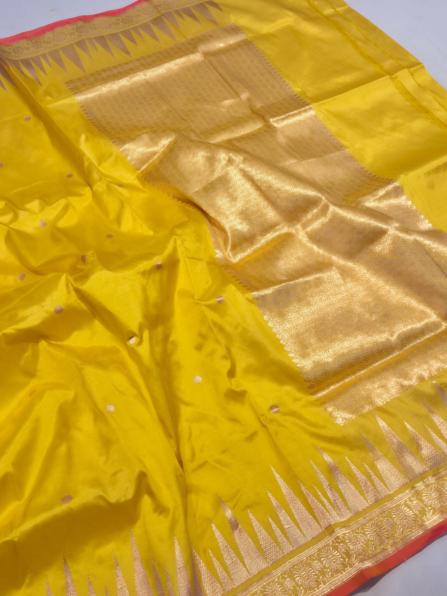 Yellow Katan Silk Banarasi saree pallu detail
