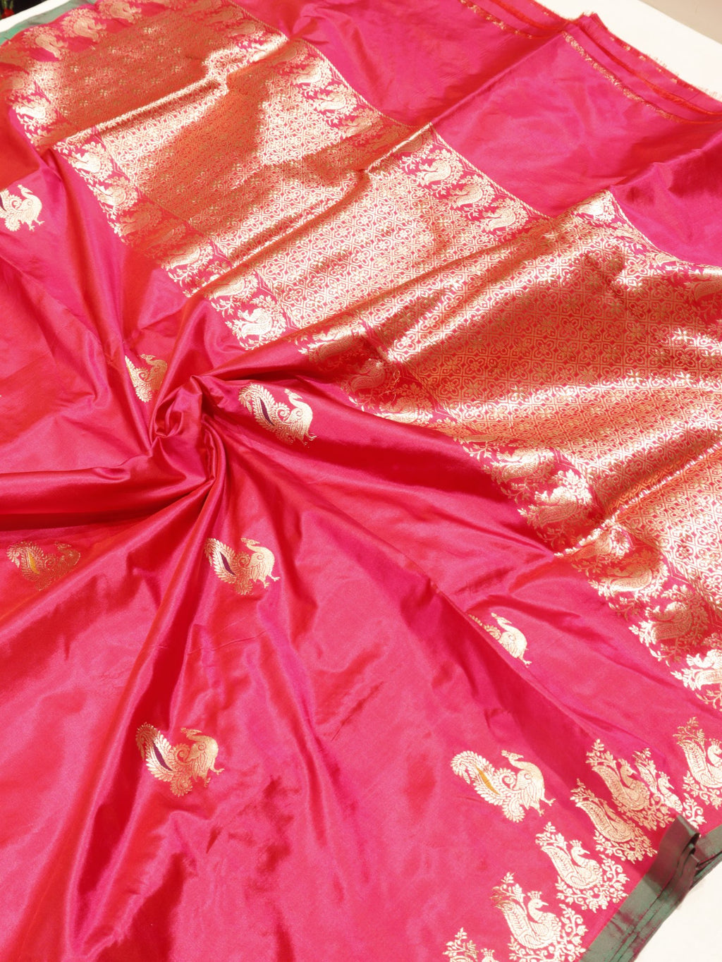 Dark Pink Katan Silk Banarasi saree border closeup