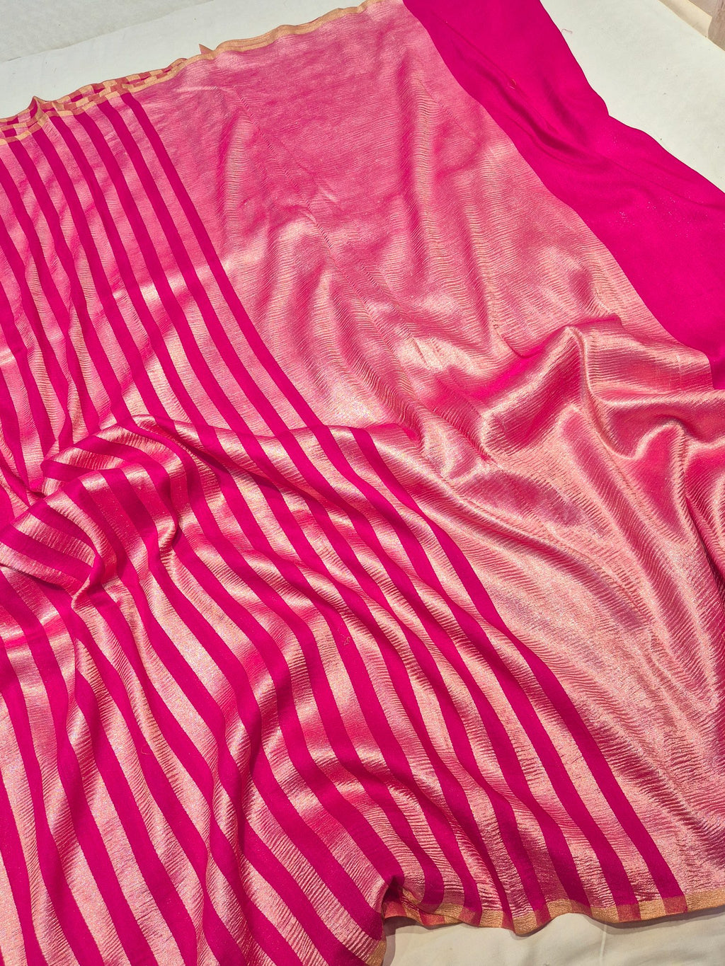 Pink Moonga Silk Banarasi saree pallu detail