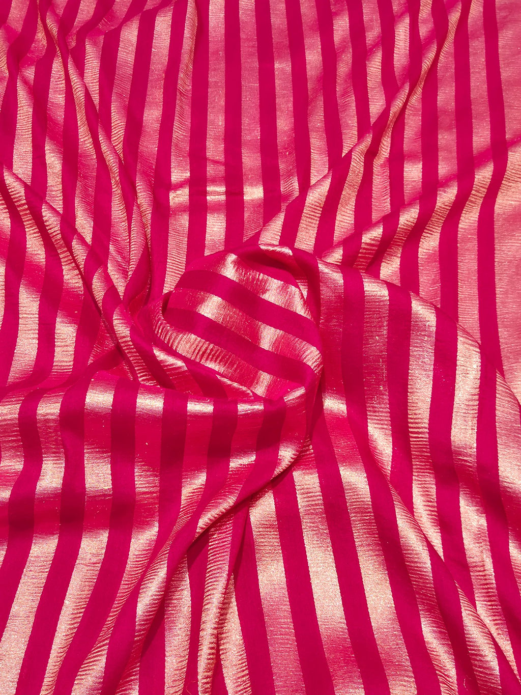 Pink Moonga Silk Banarasi saree border closeup