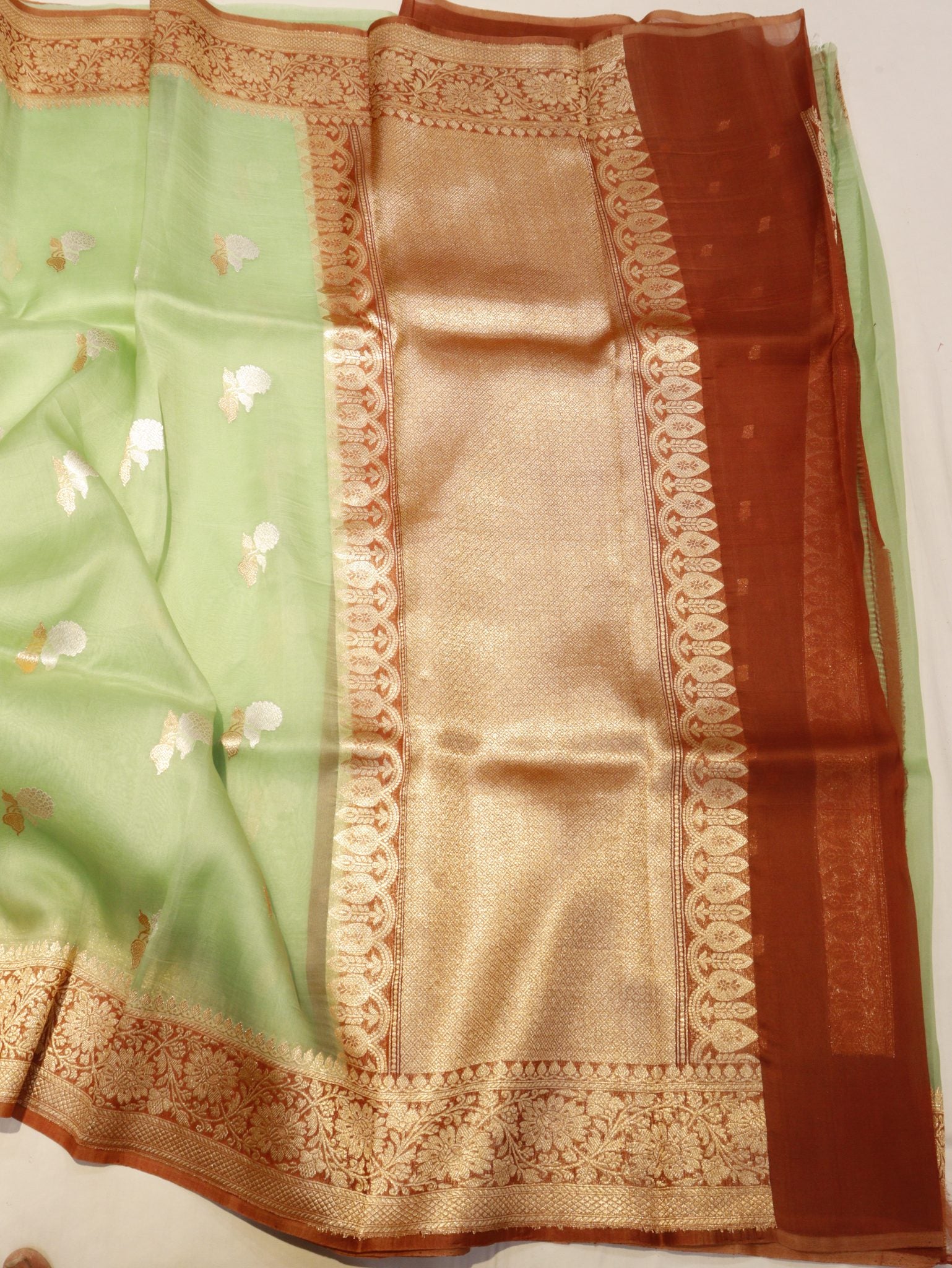 Green Kora Silk Banarasi saree full spread