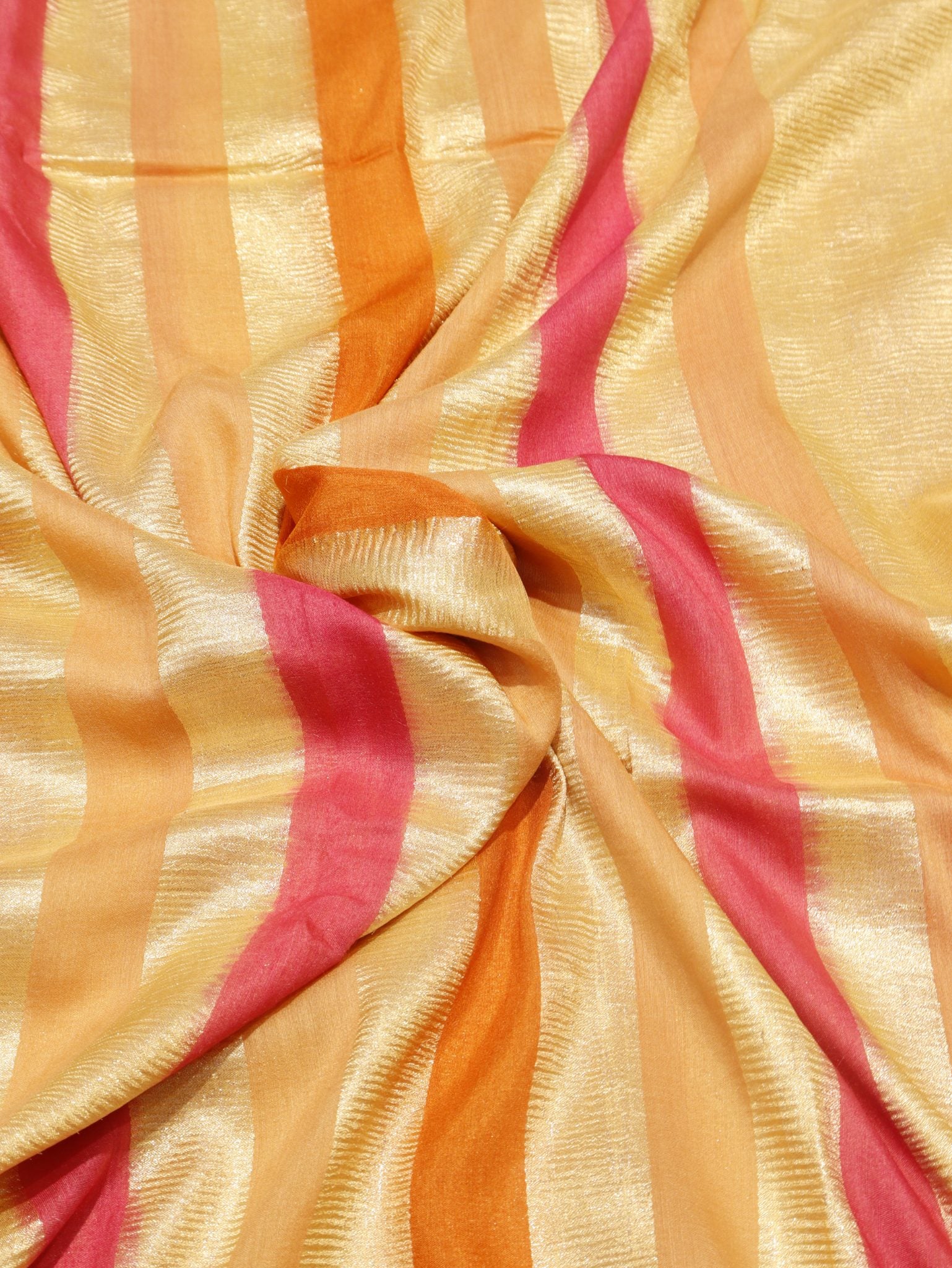 Pink Moonga Silk Banarasi saree border closeup