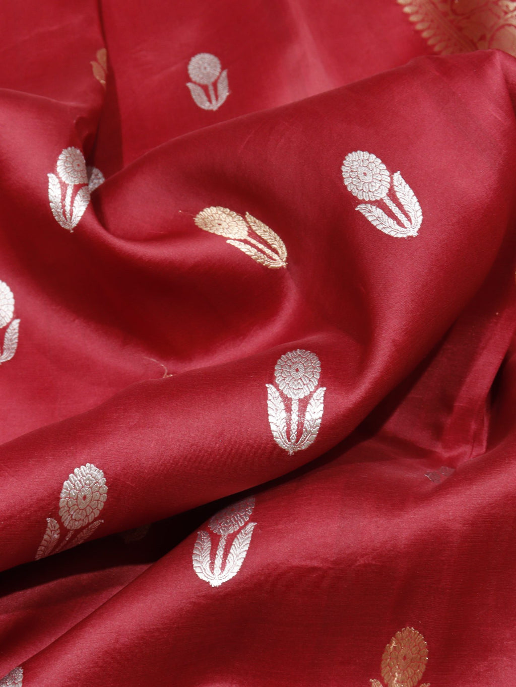 Maroon Kora Silk Banarasi saree border closeup