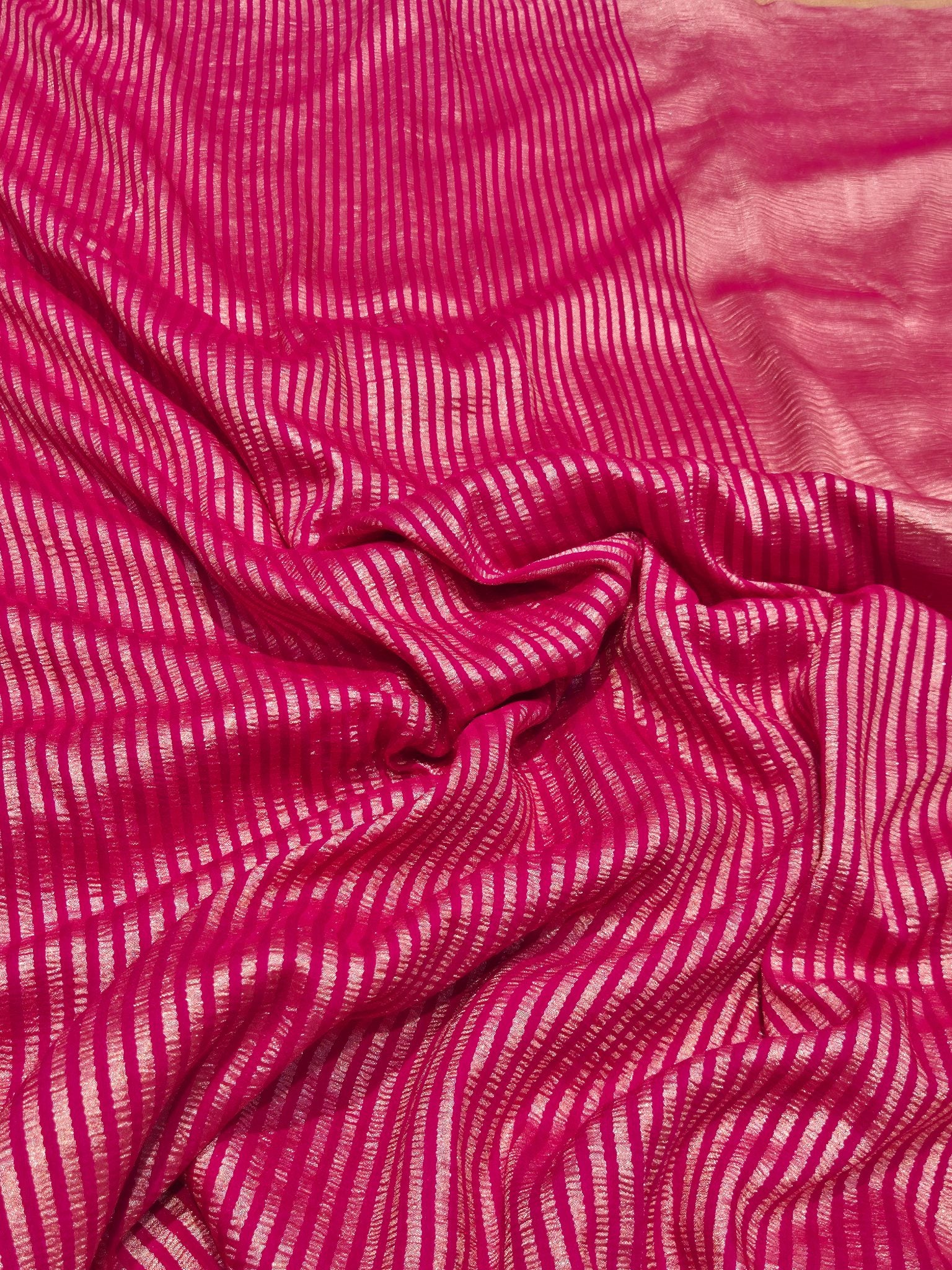 Pink Moonga Silk Banarasi saree border closeup