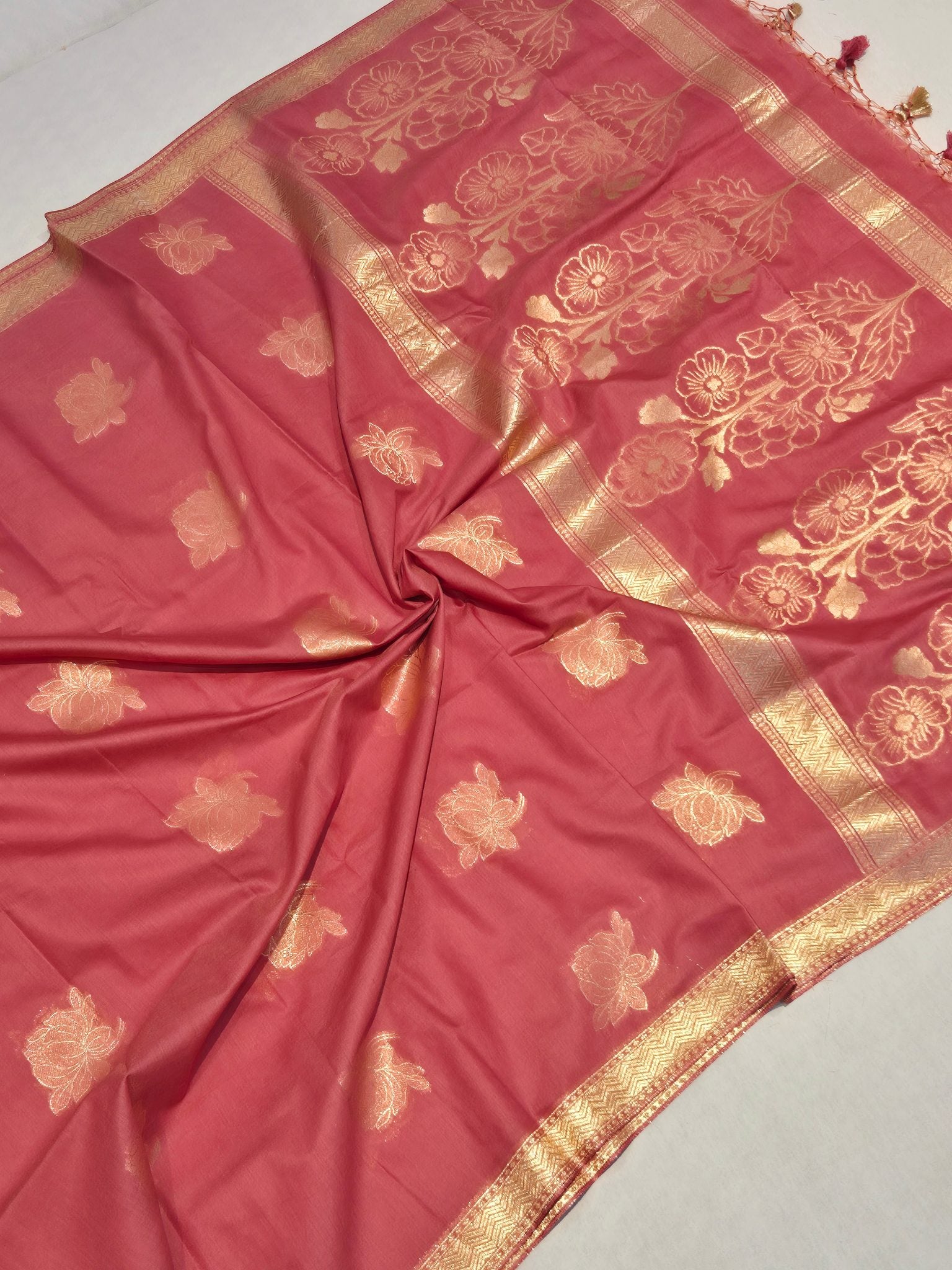 Cherry Peach Pink Cotton Banarasi suit neckline detail