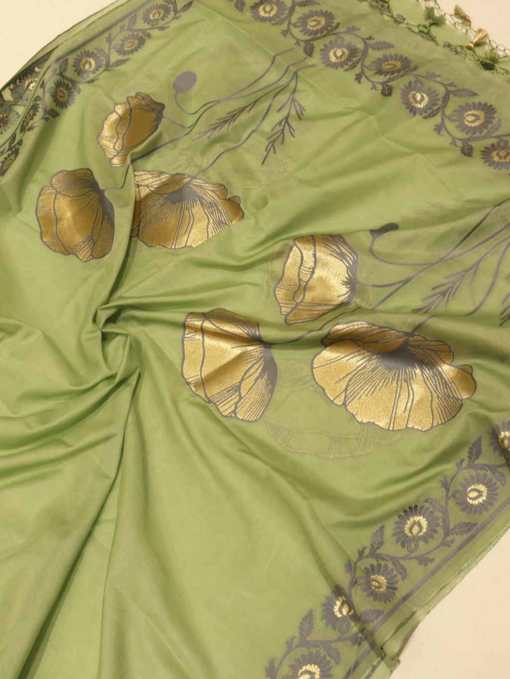 Green Pure Cotton Banarasi suit neckline detail