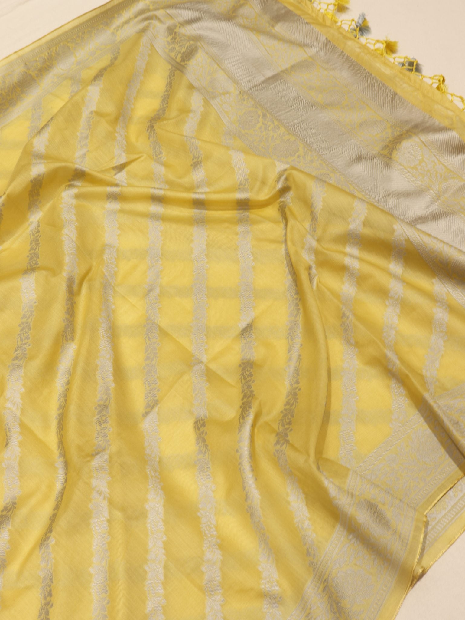 Yellow Pure Cotton Banarasi suit neckline detail