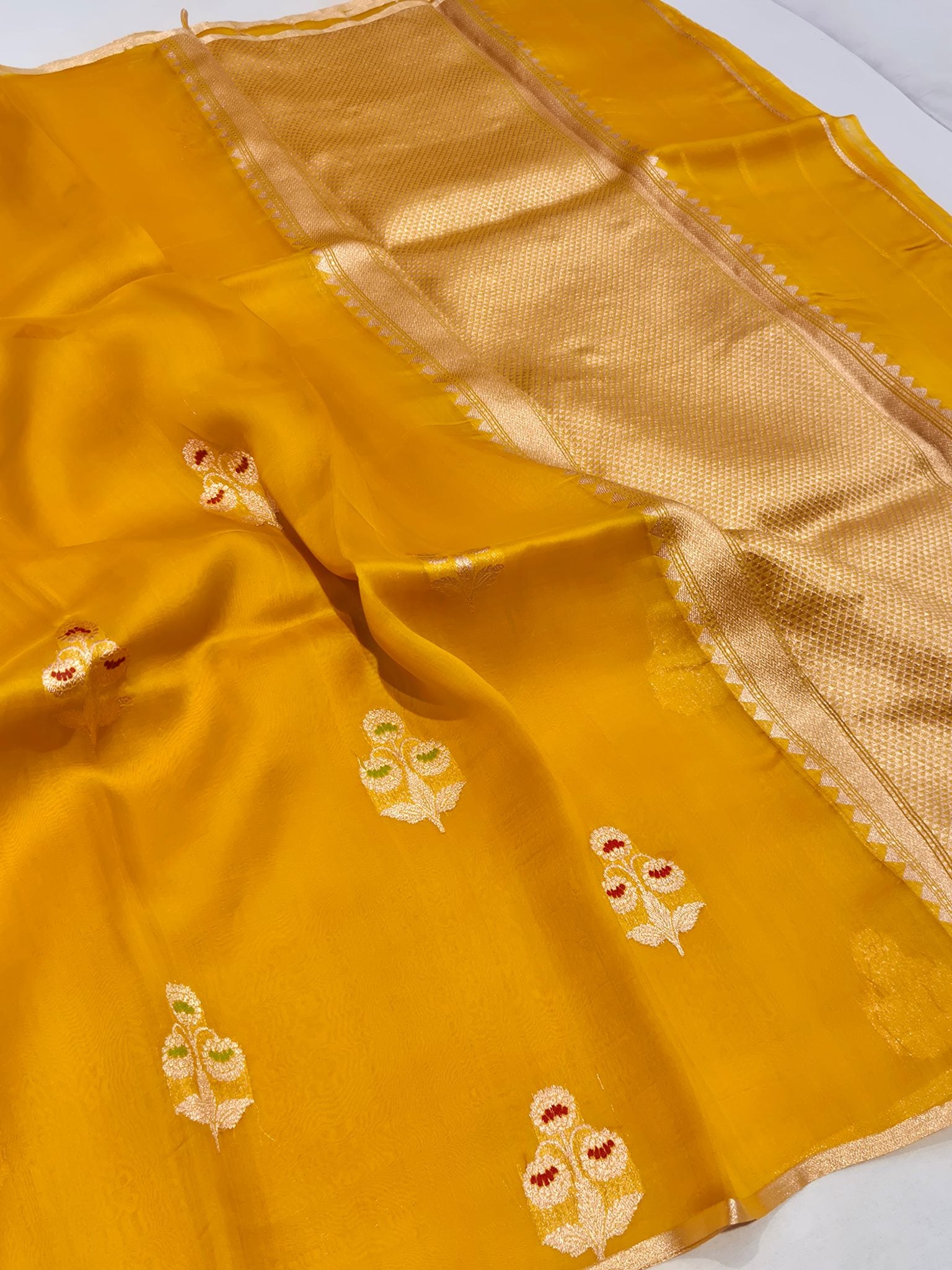 Yellow Kora Silk Banarasi saree pallu detail
