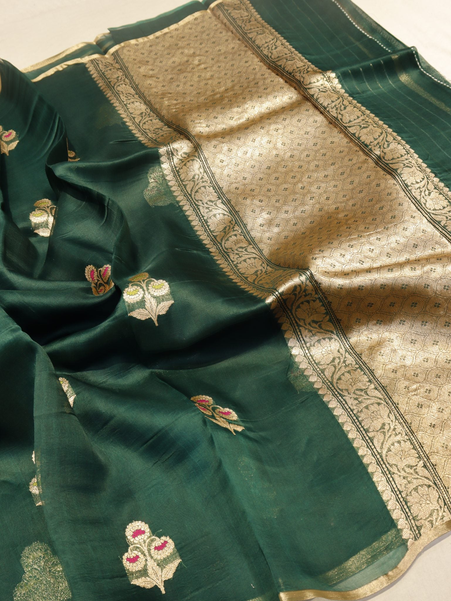 Green Kora Silk Banarasi saree pallu detail